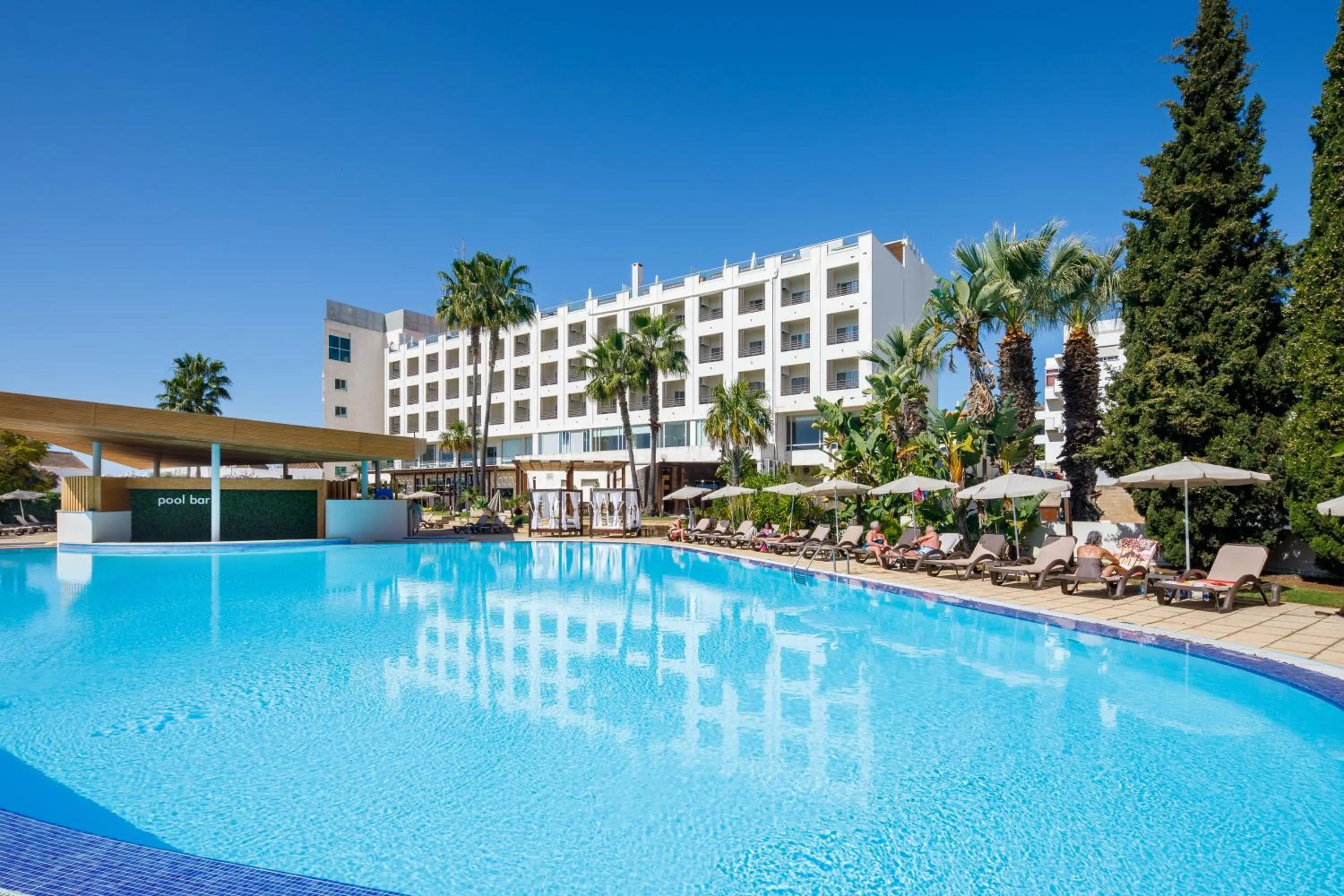 Swimming pool in AP Maria Nova Lounge - Adults Friendly