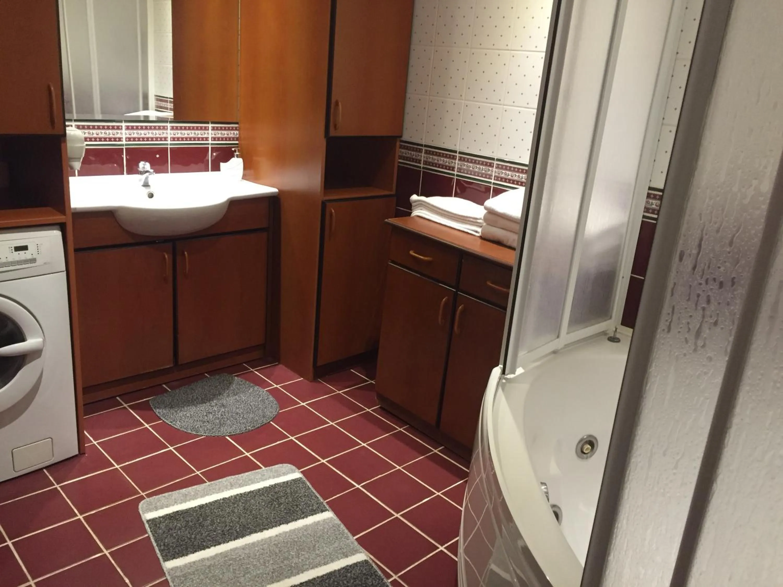 Bathroom in Hotel Eken Prestige