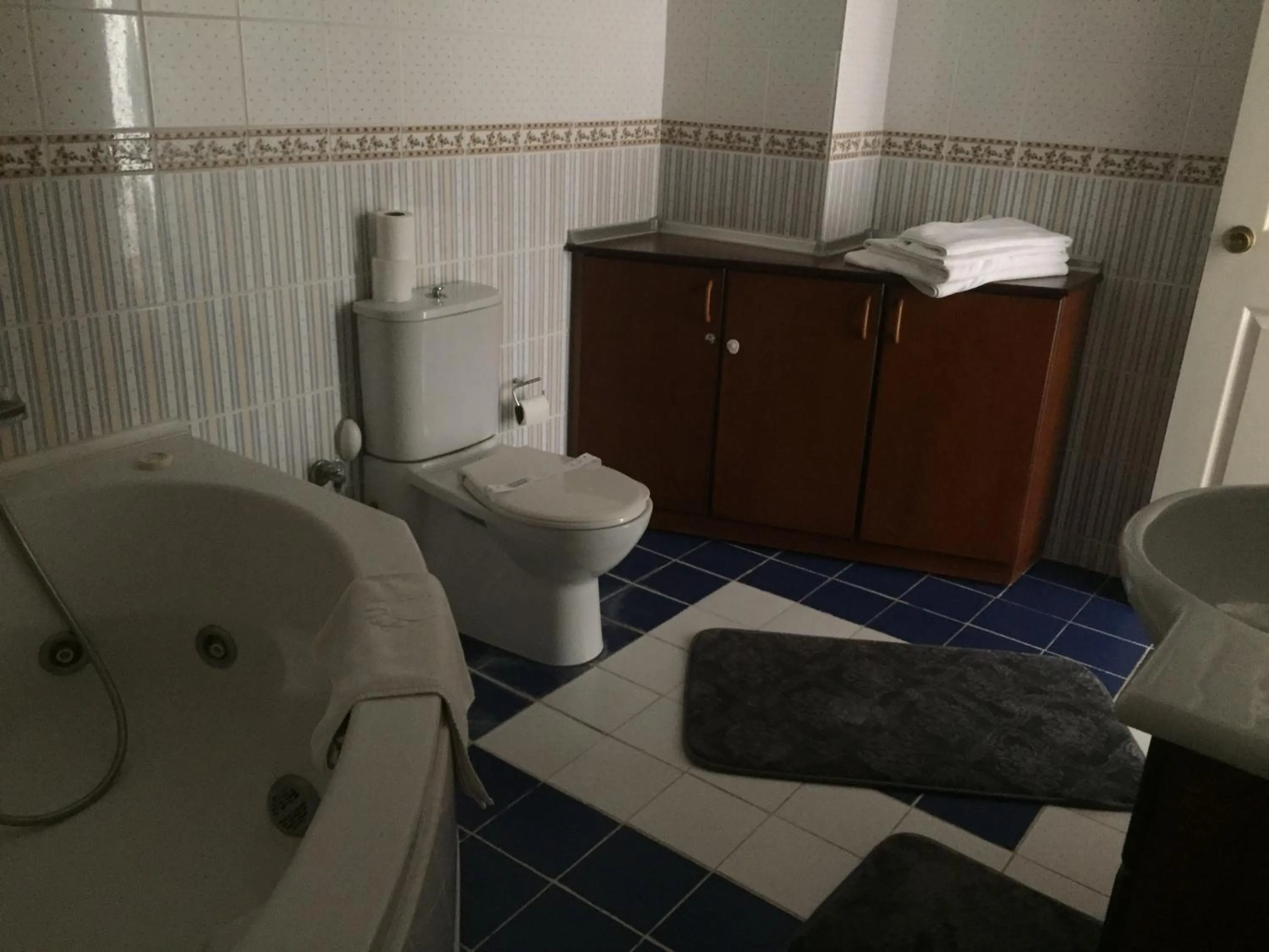 Bathroom in Hotel Eken Prestige