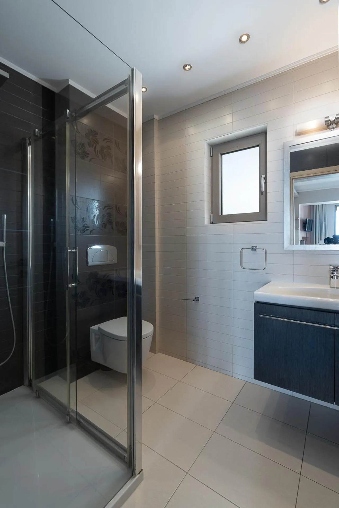 Shower in Kymothoe Elite Suites