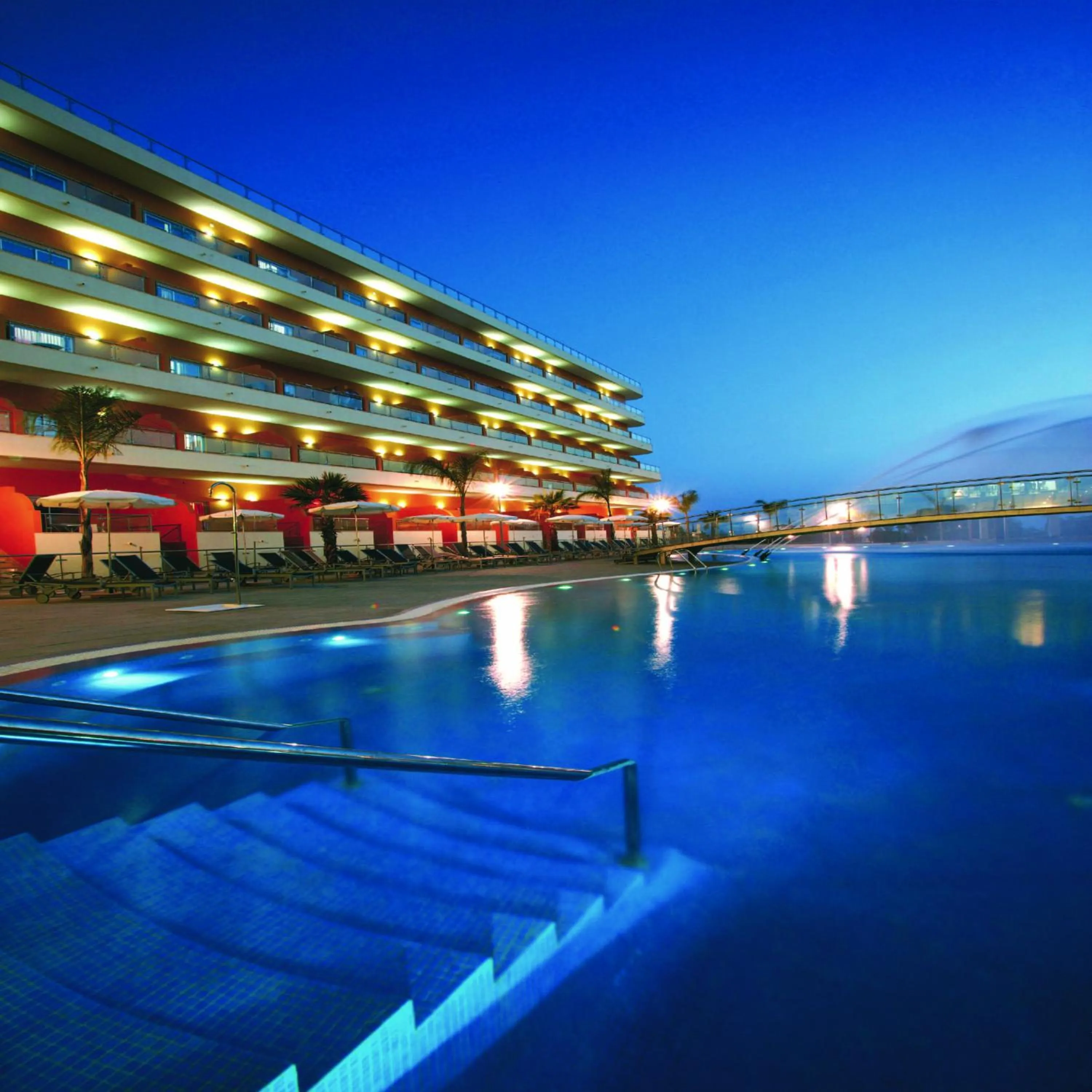 Swimming pool in Hotel Apartamento Balaia Atlantico