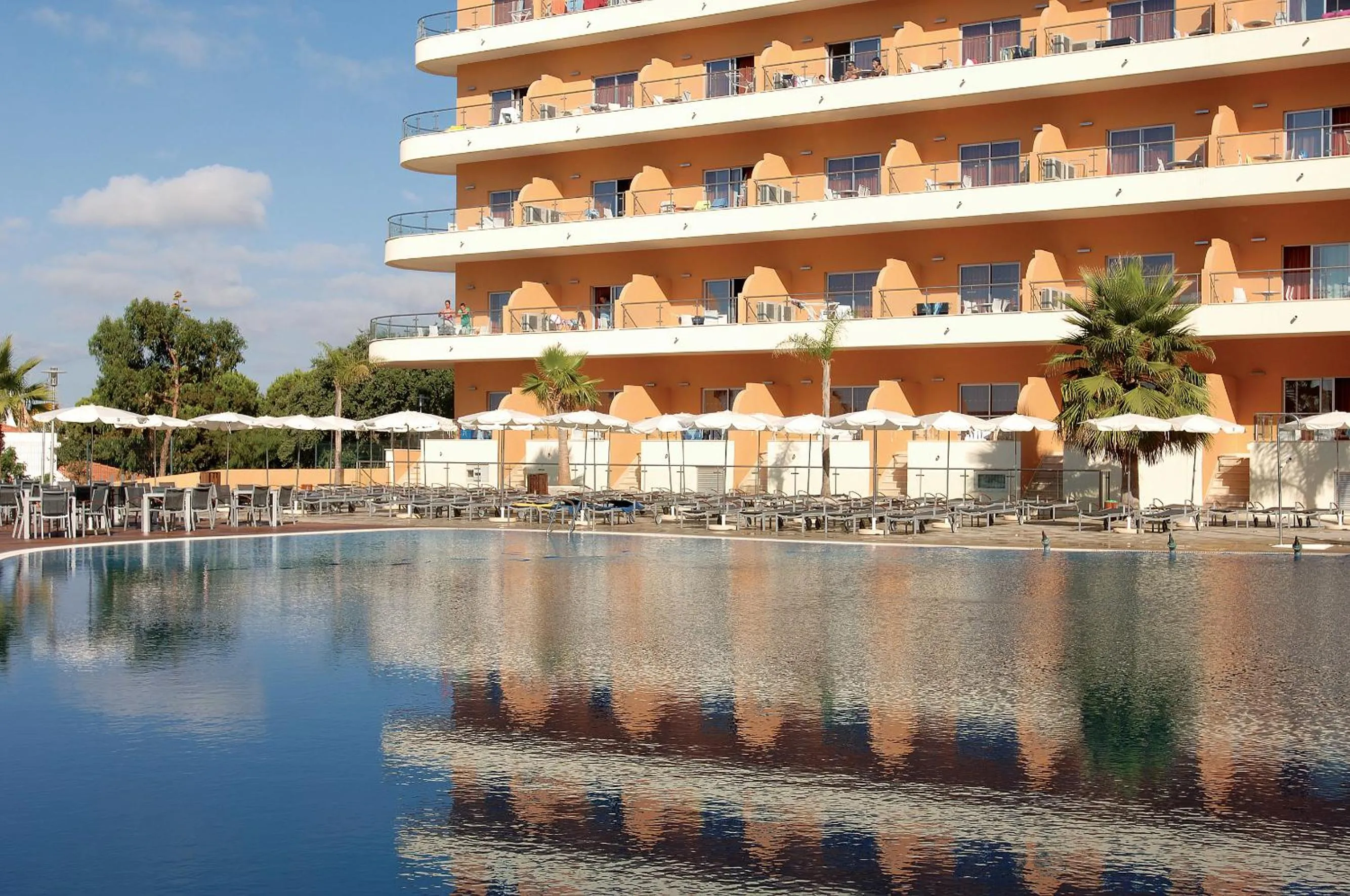 Facade/entrance in Hotel Apartamento Balaia Atlantico