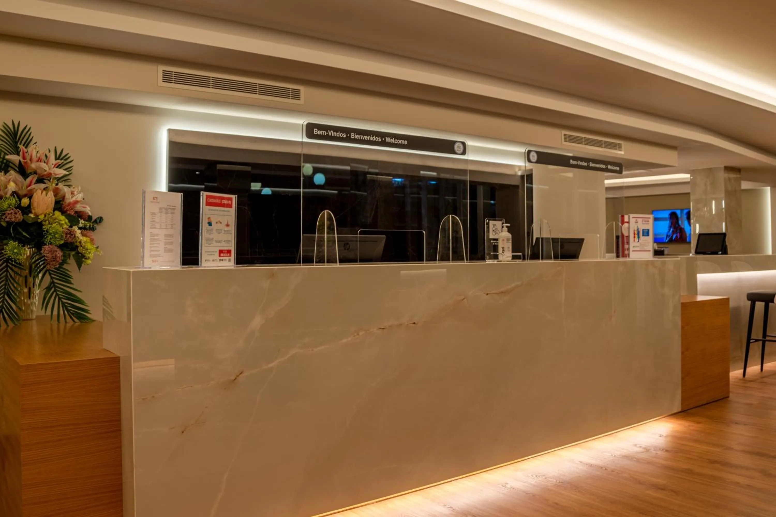 Lobby or reception in Santa Eufémia Covilhã Hotel