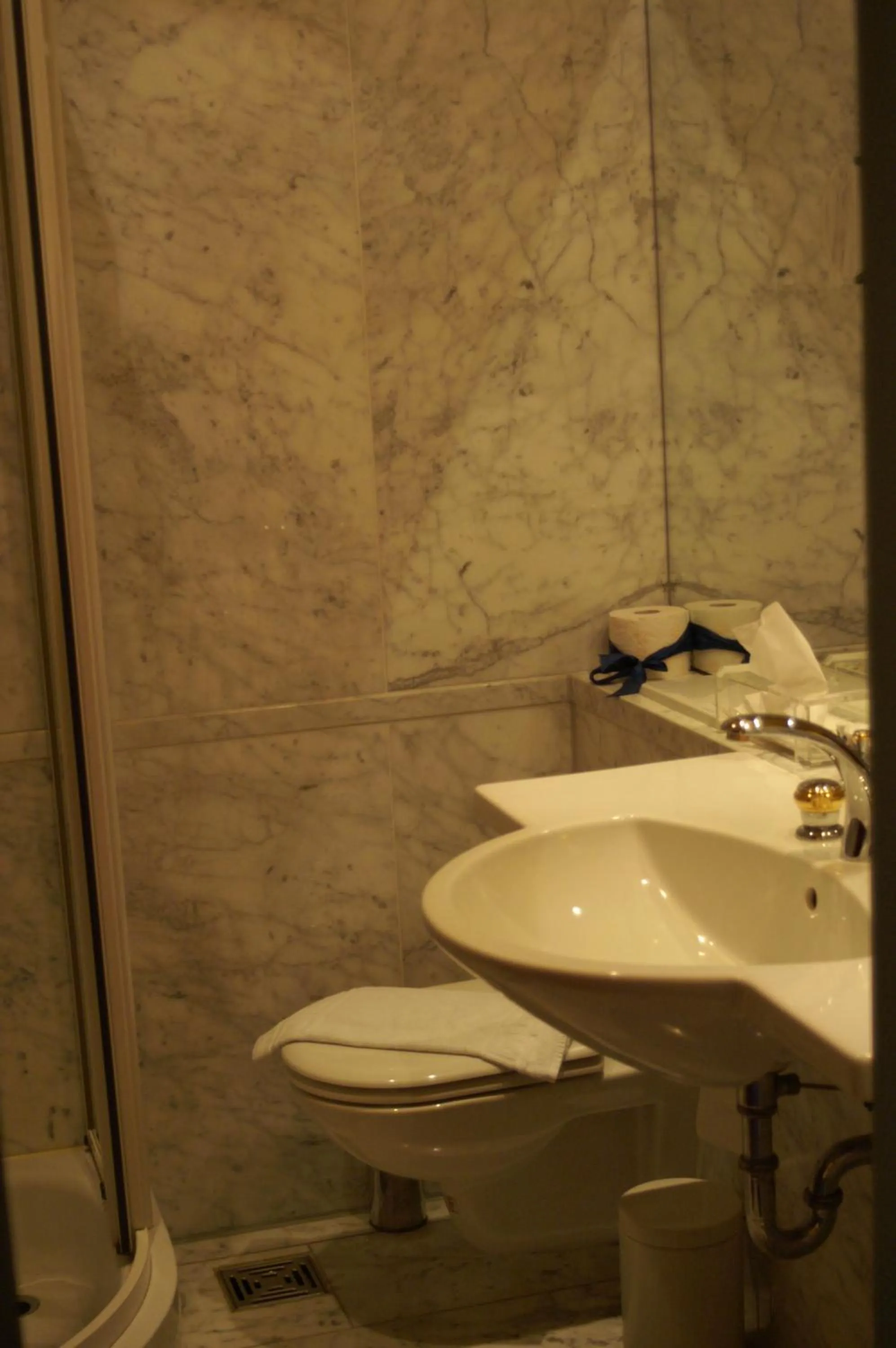 Bathroom in Hotel Borcharding Rheine Mesum