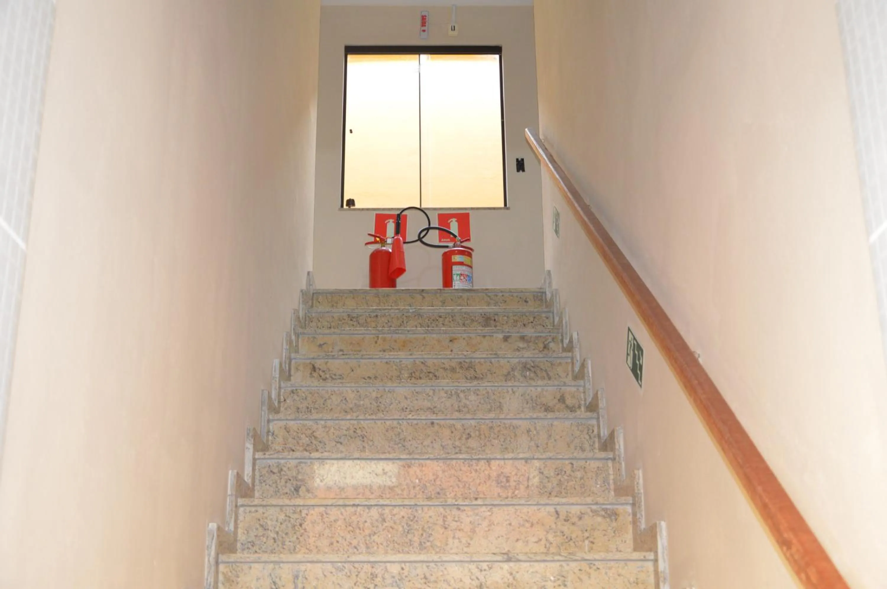 Text overlay in Hotel Colonial