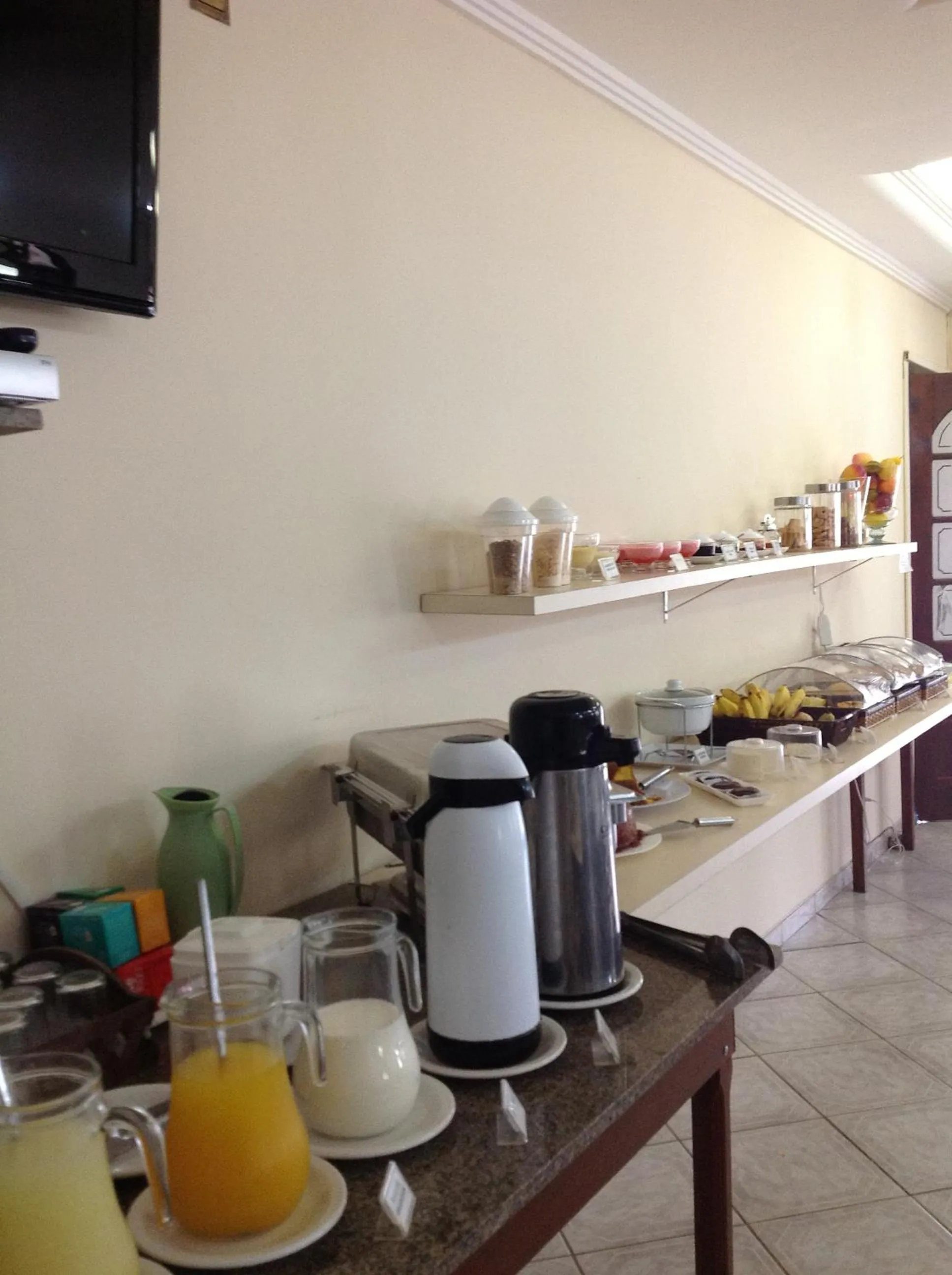 Food and drinks in Hotel Colonial