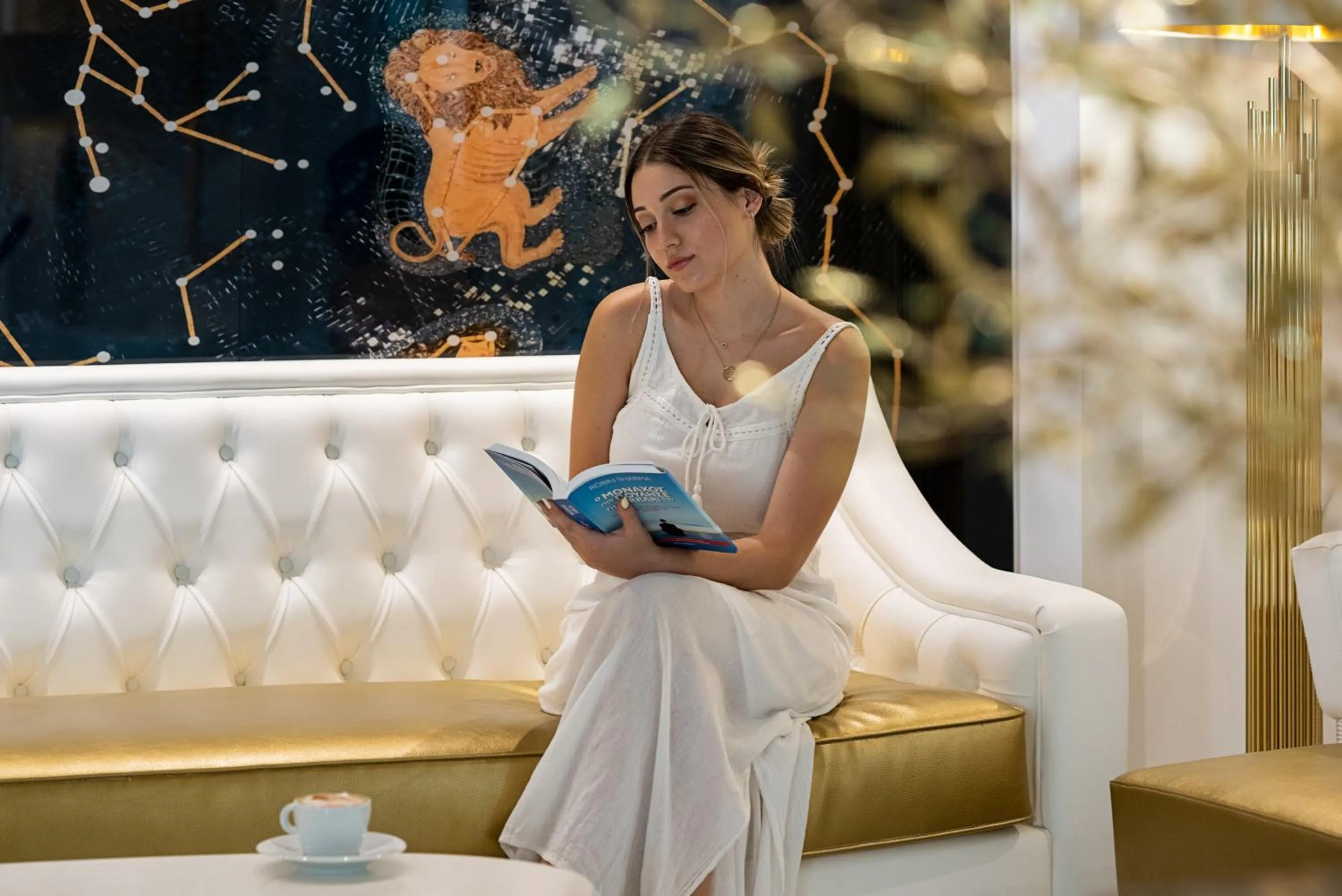 People in Hotel Galaxias