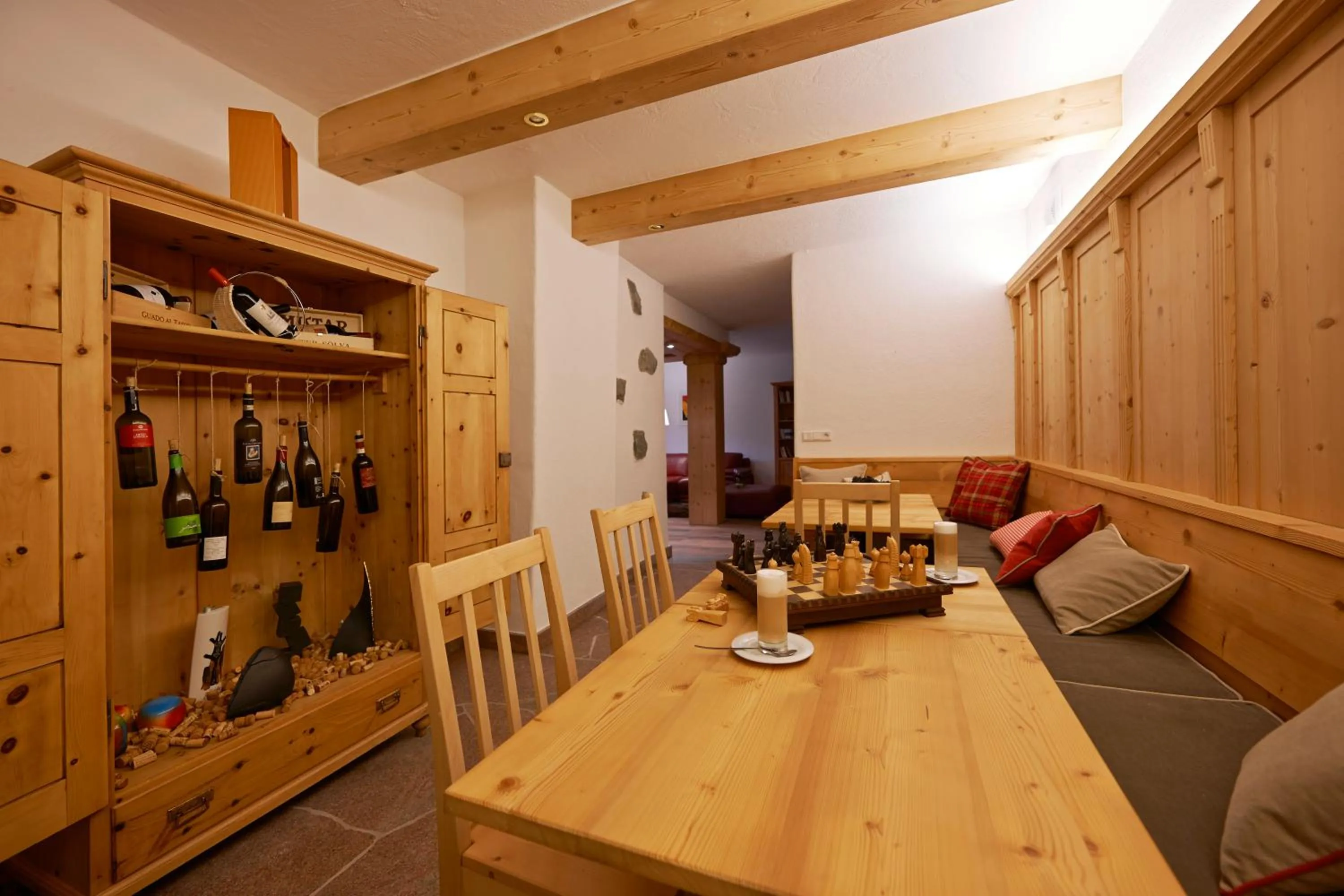 Communal lounge/ TV room in Chalet Grumer Suites&Spa