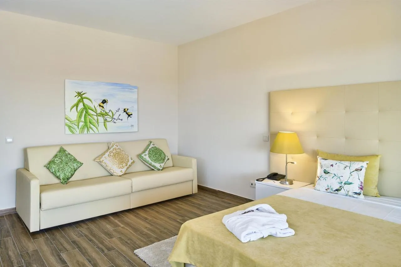 Bed in Hotel Rural Quinta do Marco - Nature & Dining