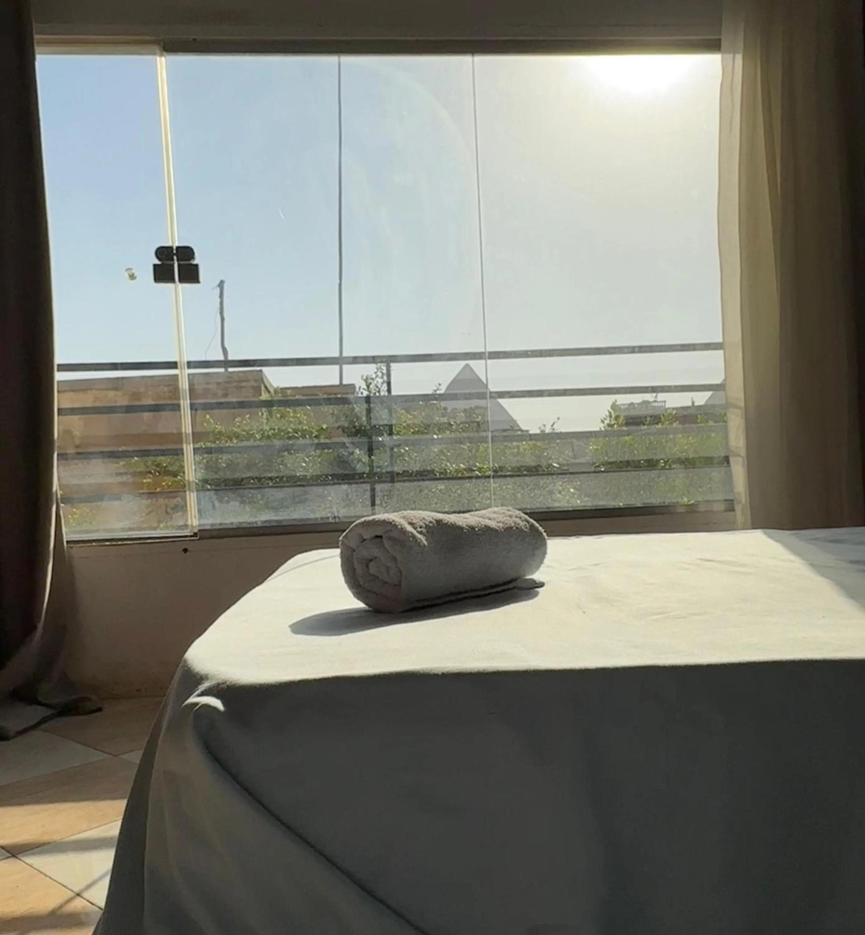 Bed in Pyramids Family Inn