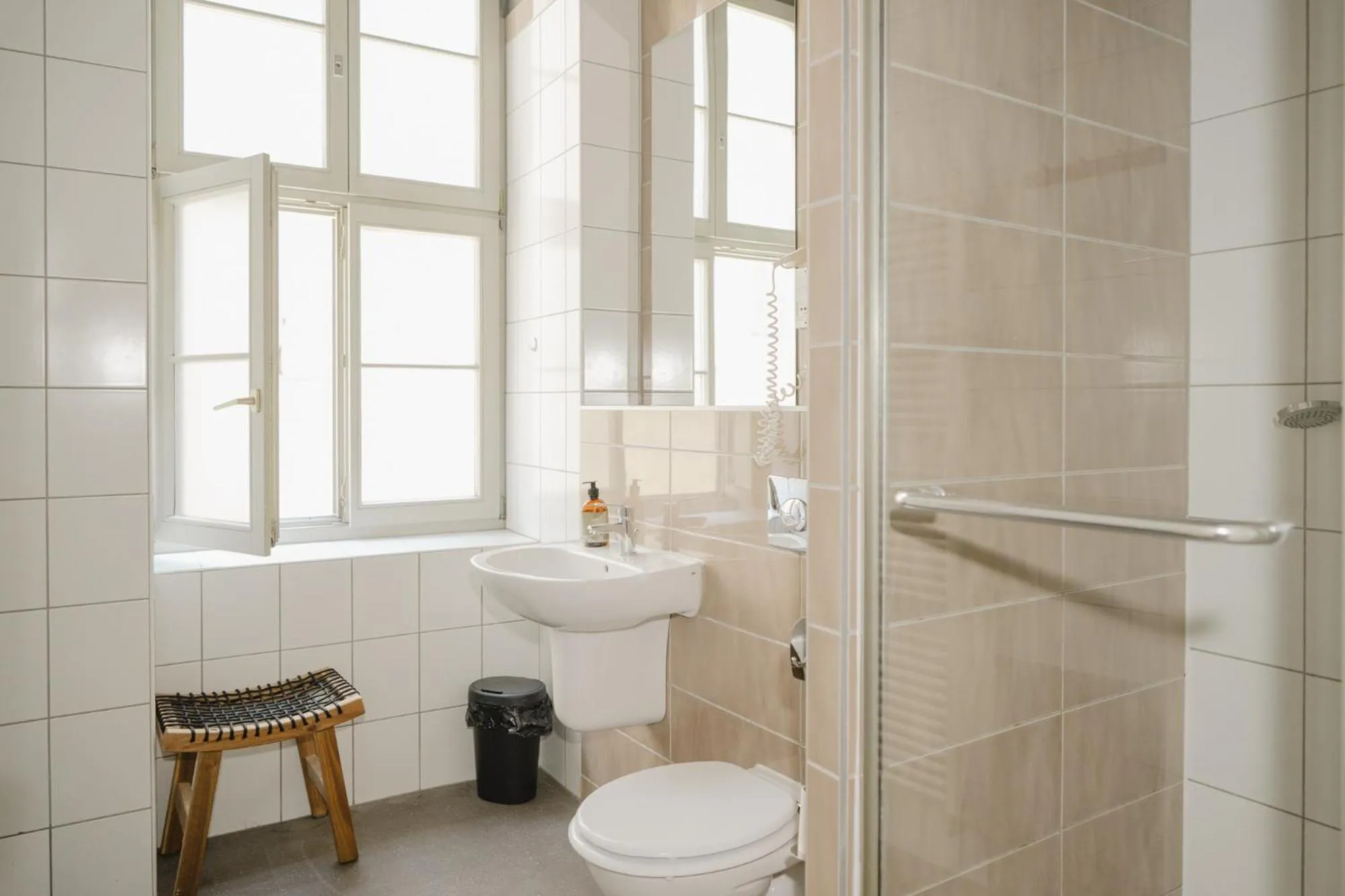 Bathroom in Wombat's City Hostel Budapest