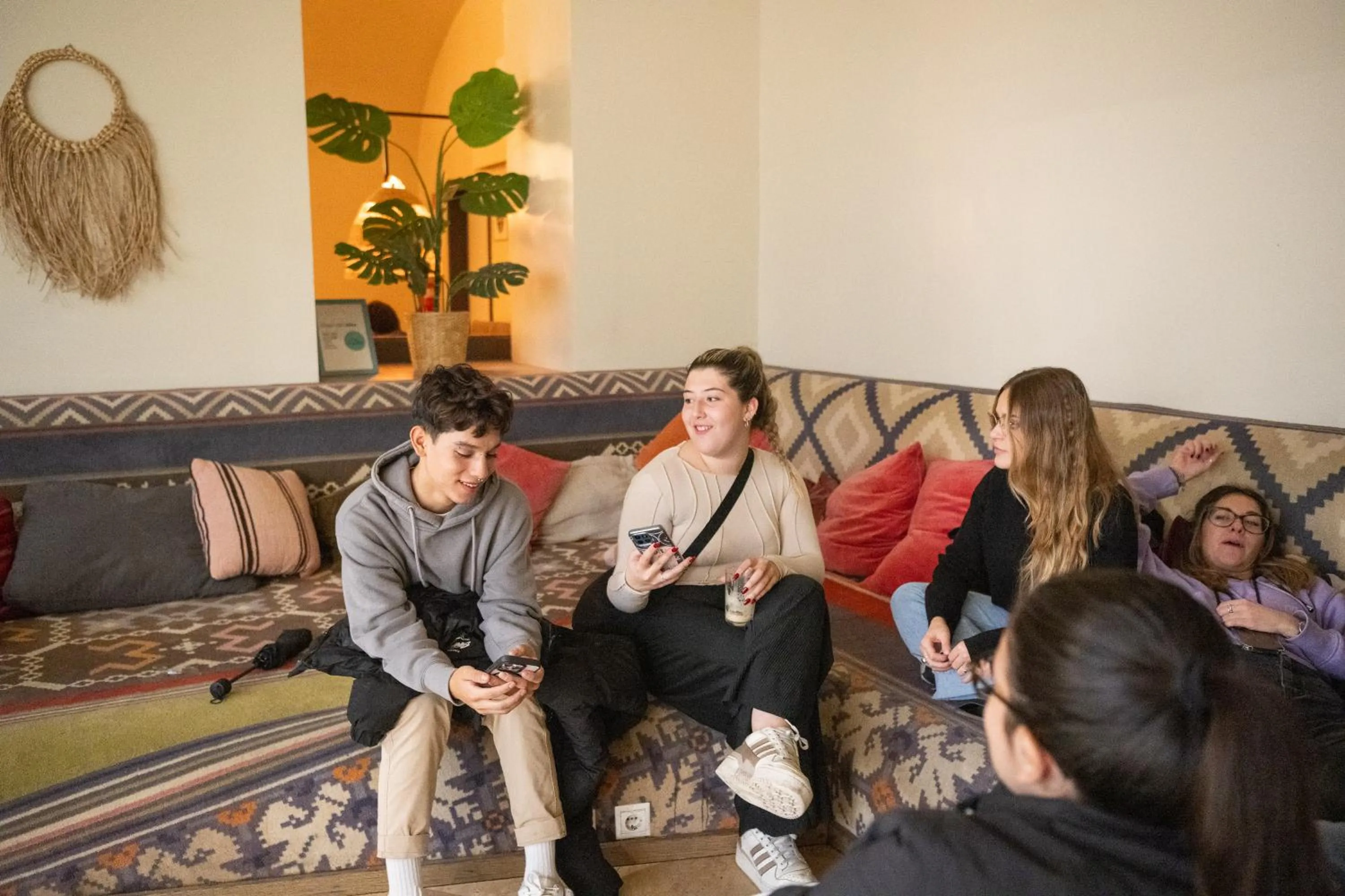 Communal lounge/ TV room in Wombat's City Hostel Budapest