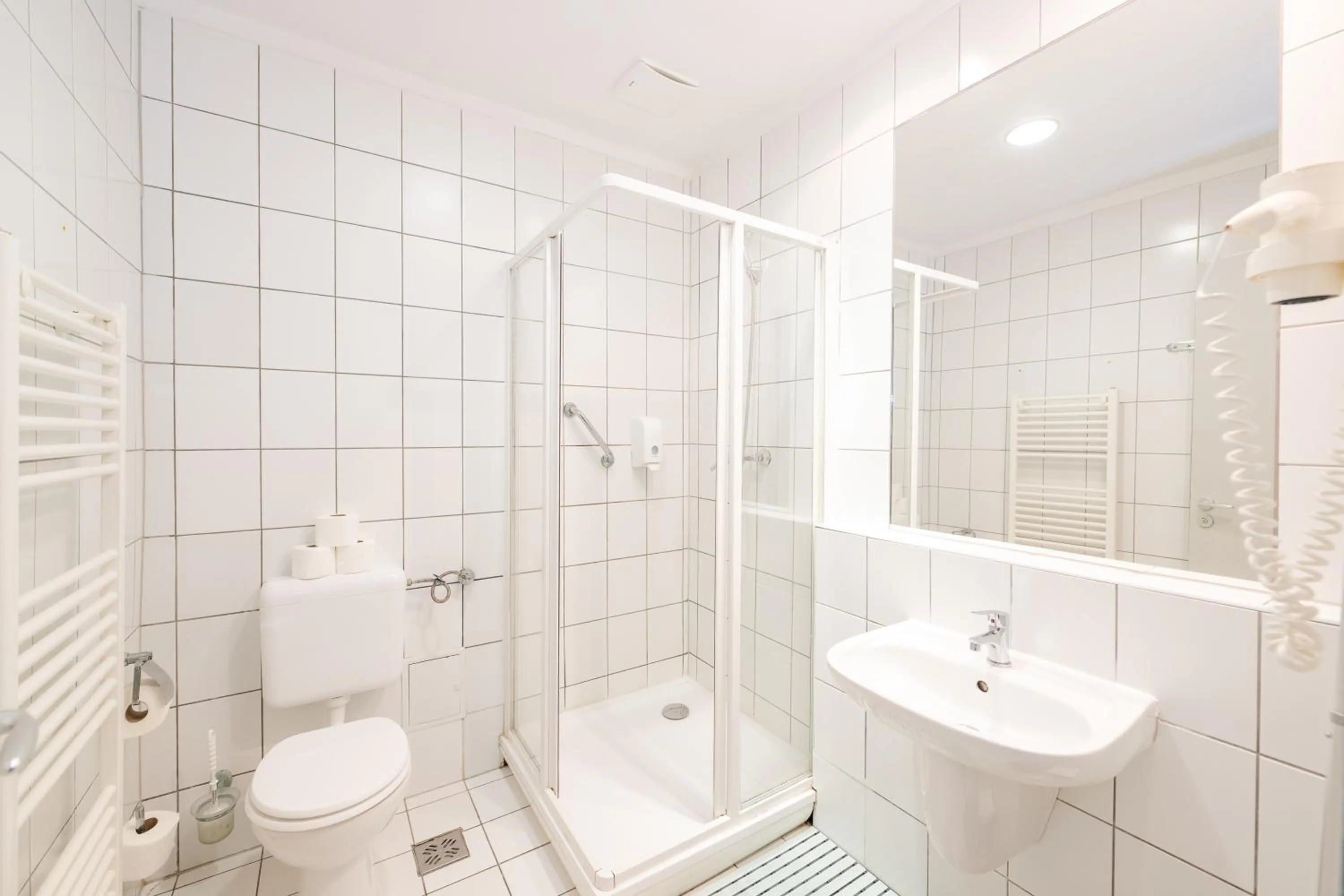 Bathroom in Wombat's City Hostel Budapest