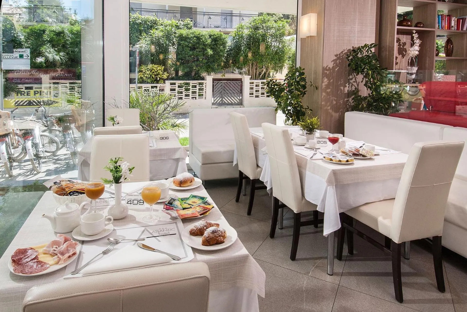 Food and drinks in Hotel Atlantic & Spa