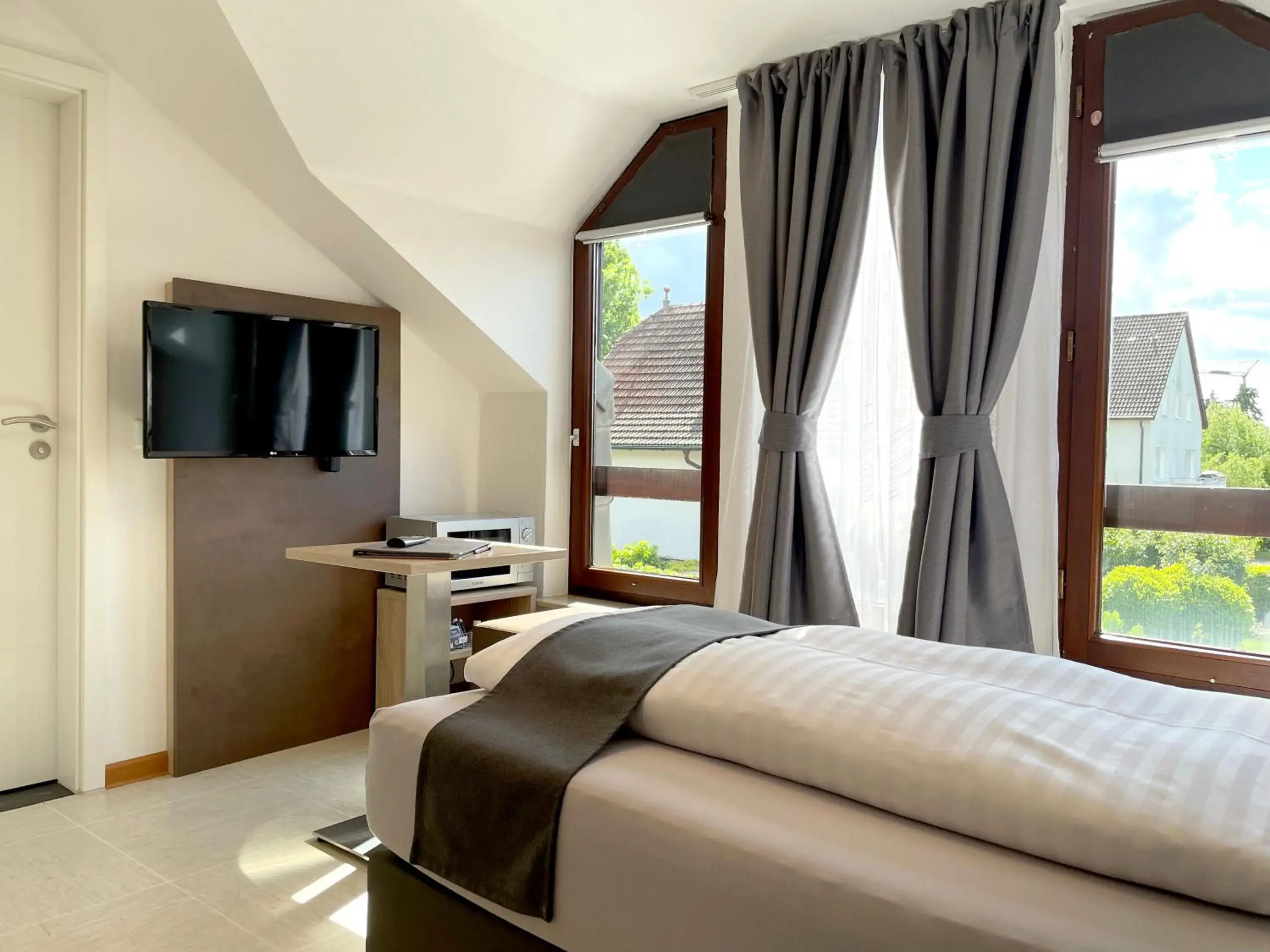 Single Room with Private Bathroom in Hana Aparthotel Single Room with Private Bathroom in Hana Aparthotel