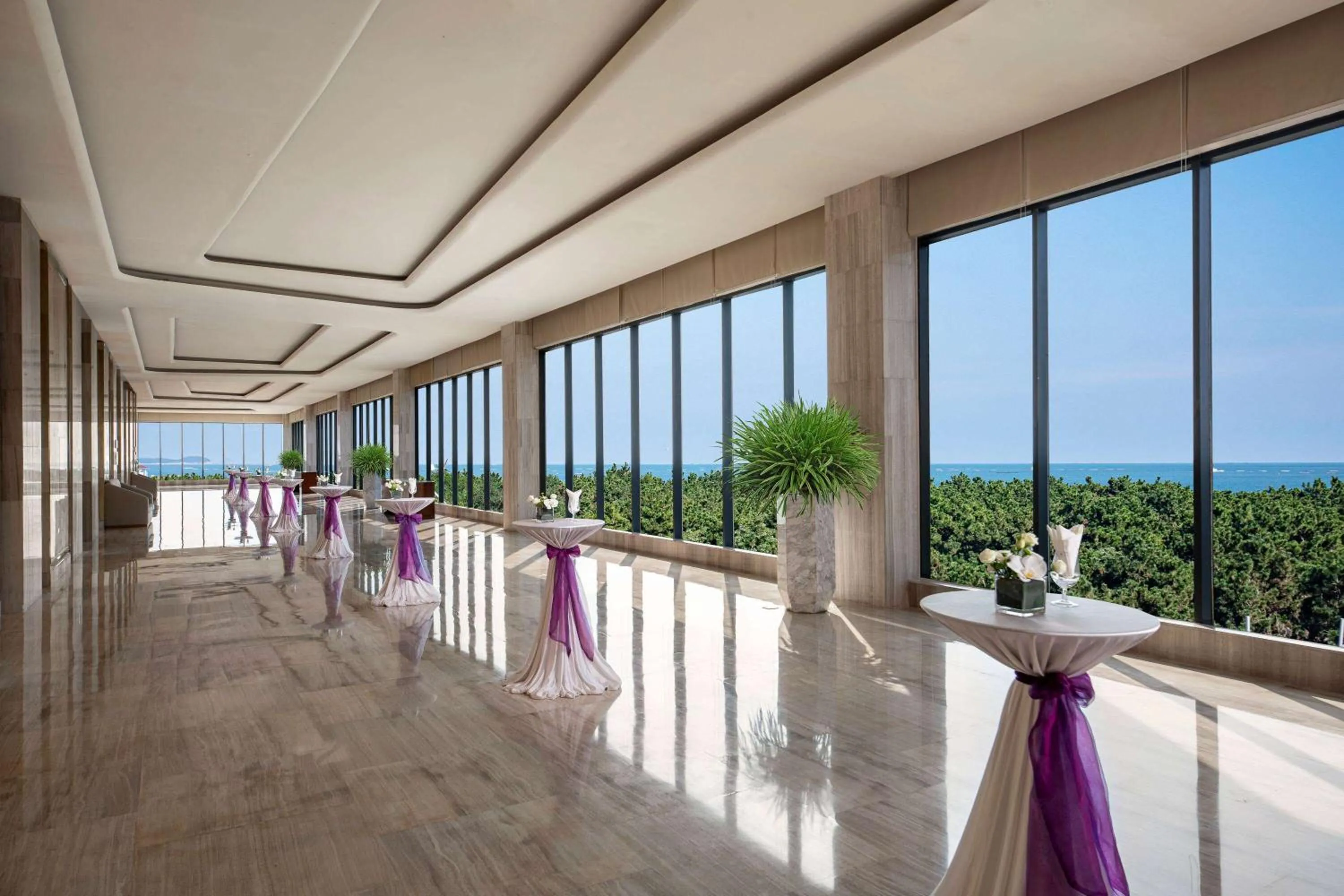 Lobby or reception in Wyndham Grand Qingdao