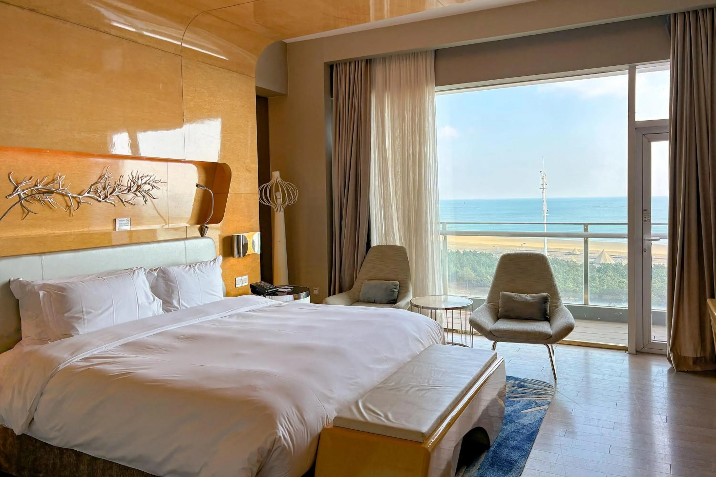 Bed in Wyndham Grand Qingdao