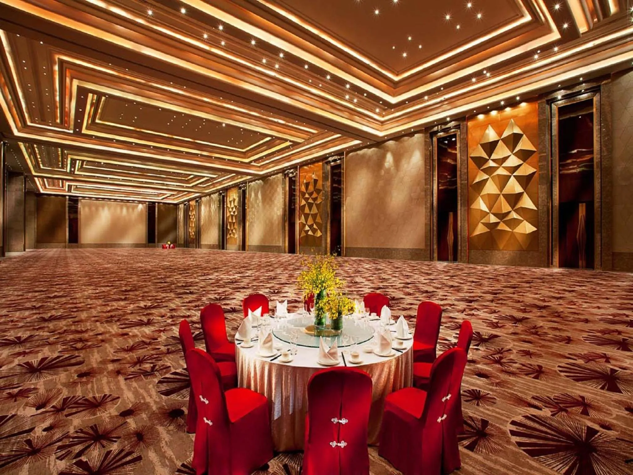 Lobby or reception in Wyndham Grand Qingdao
