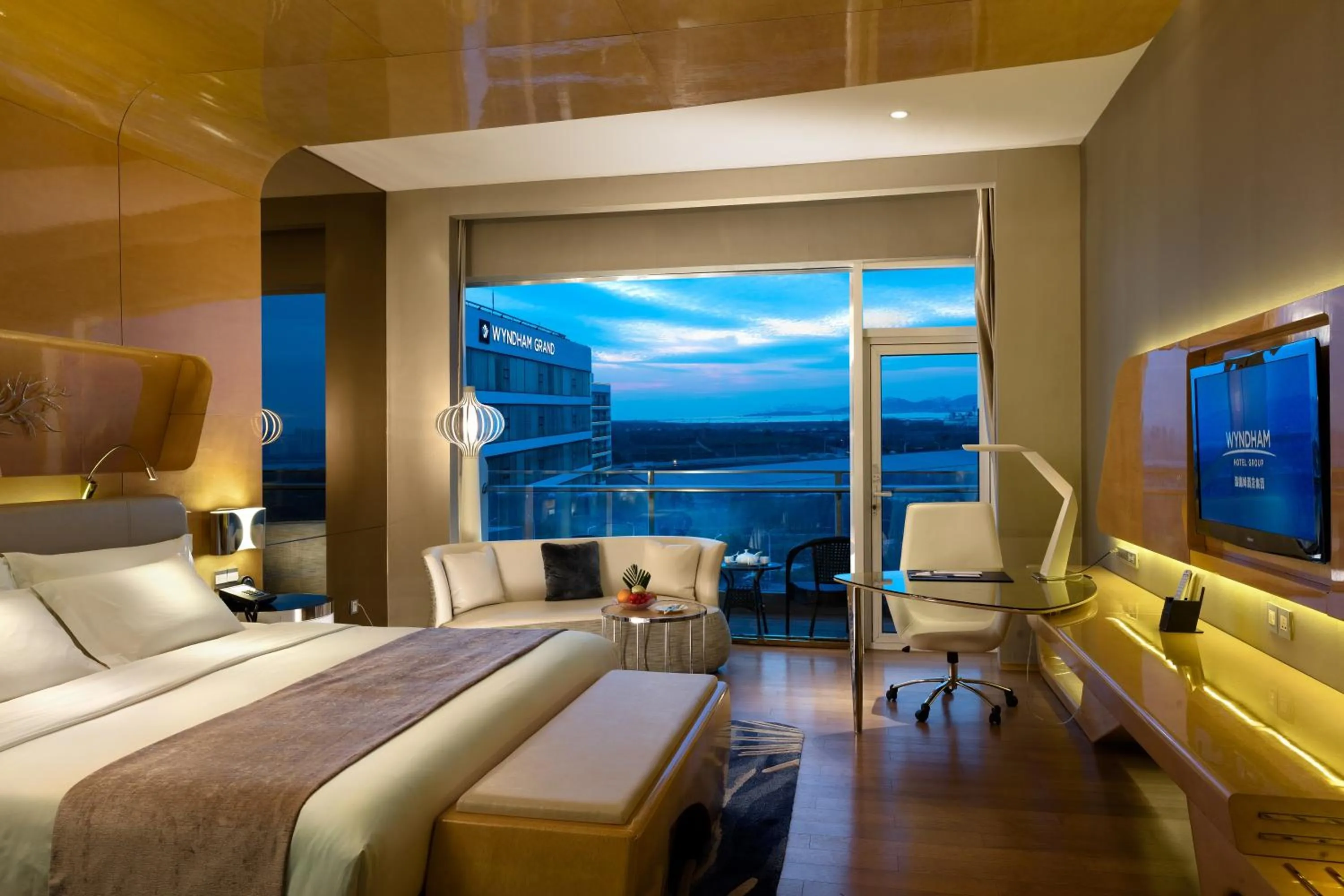 Bed in Wyndham Grand Qingdao