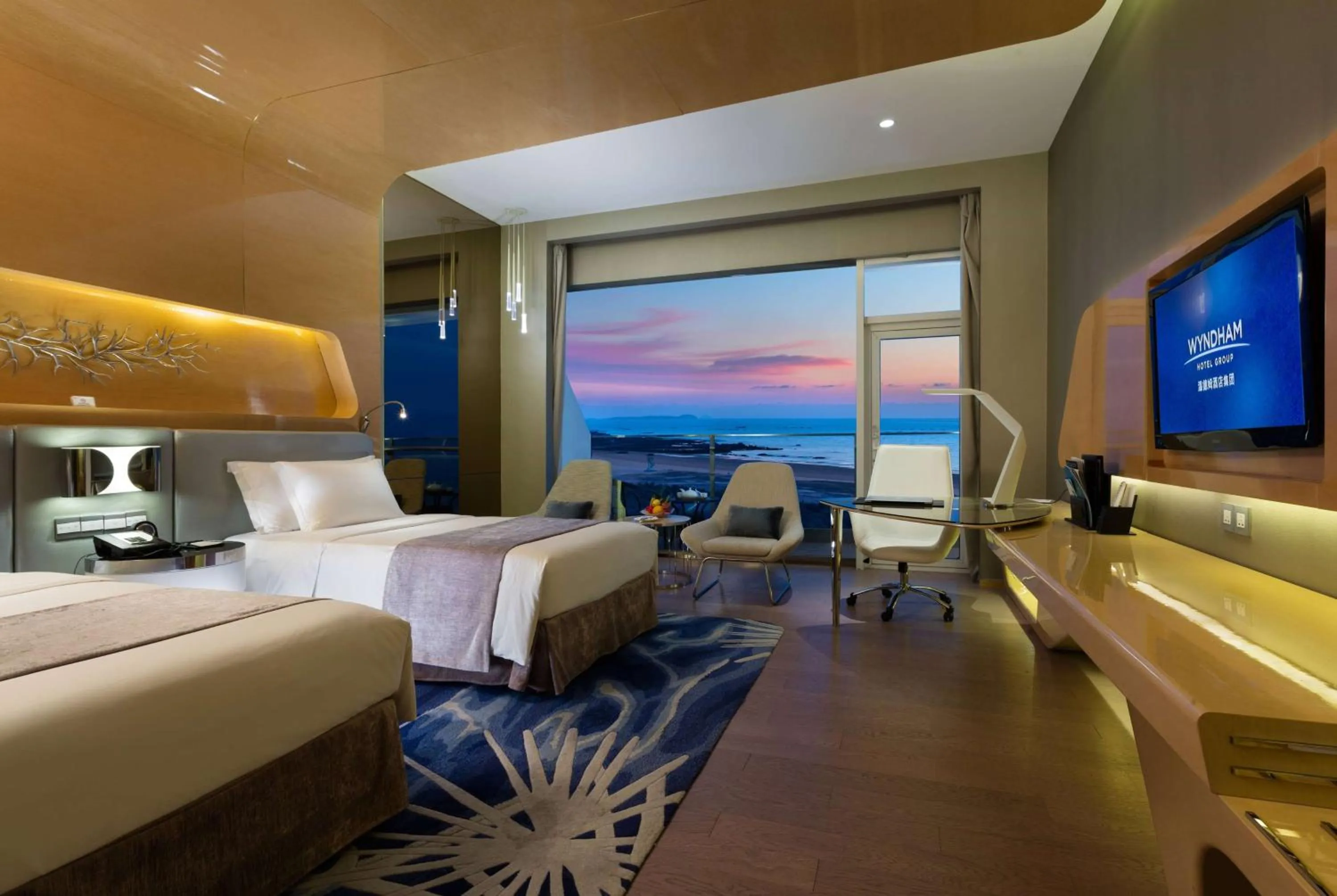 Photo of the whole room, Bed in Wyndham Grand Qingdao