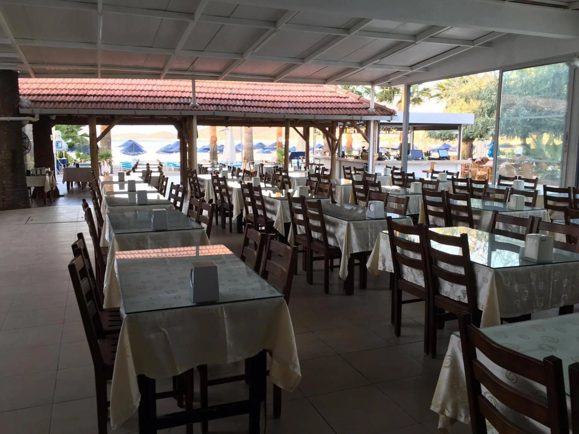 Restaurant/places to eat in Nagi Beach Hotel