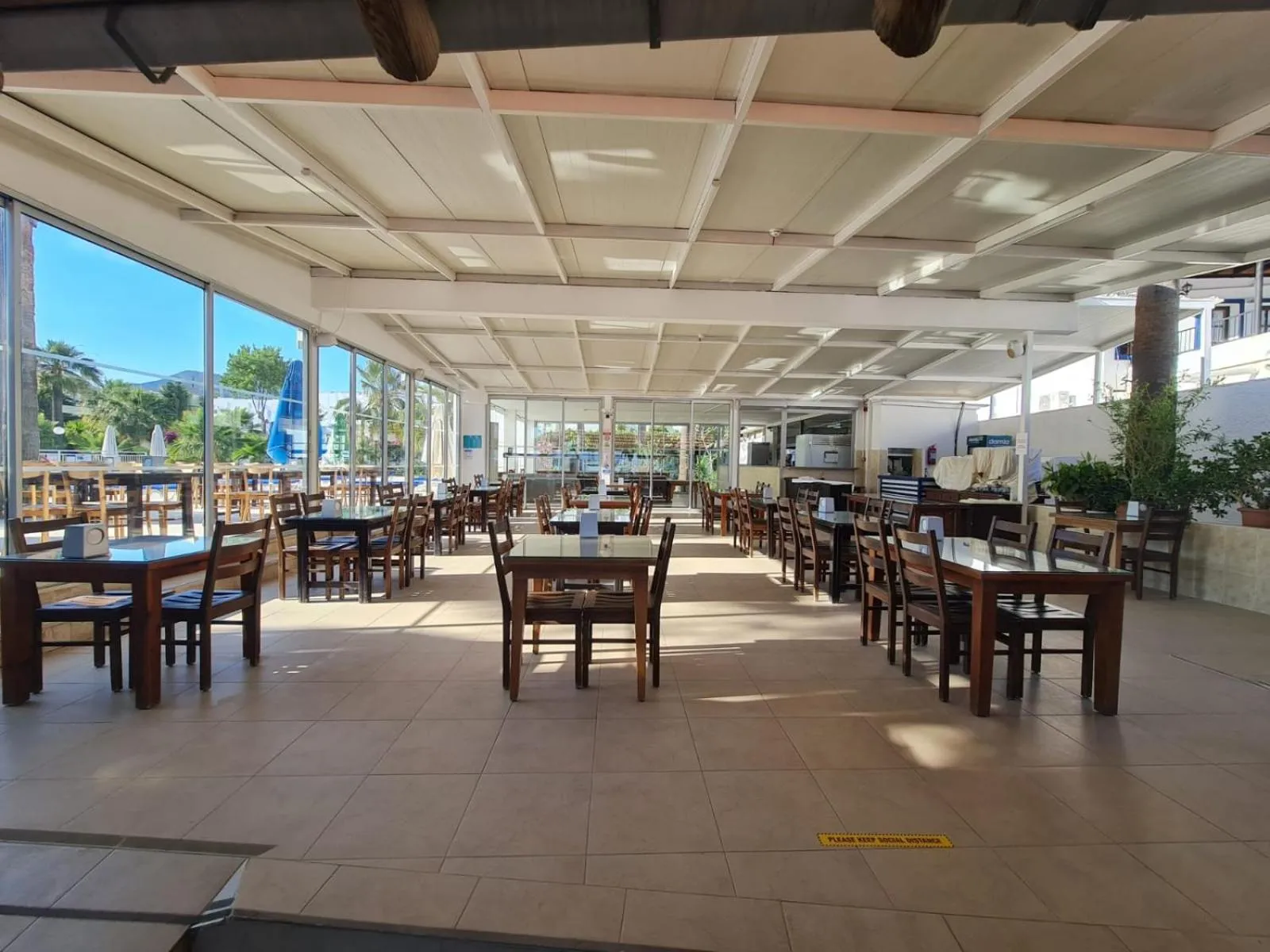 Restaurant/places to eat in Nagi Beach Hotel