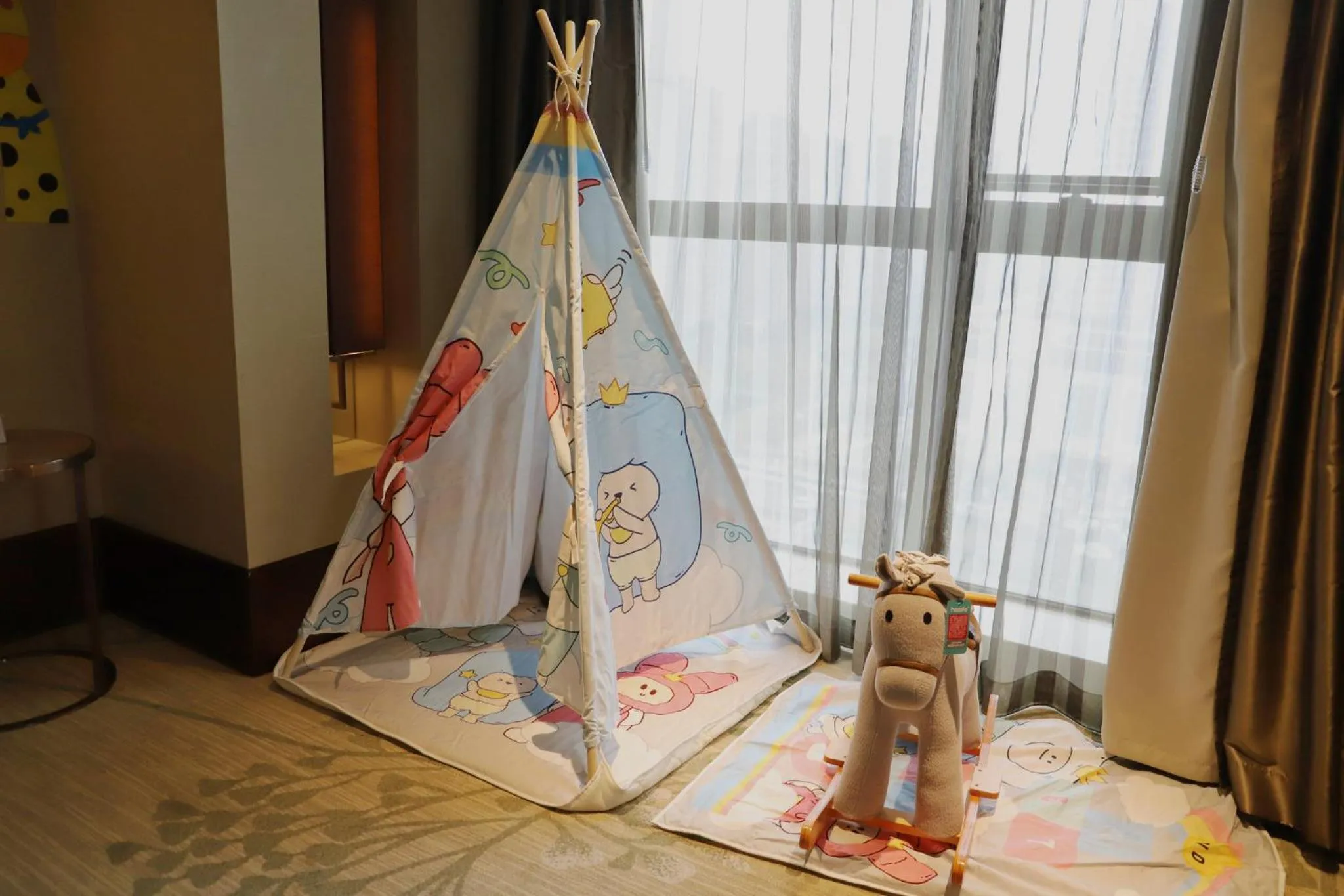 Photo of the whole room, Bed in Crowne Plaza Hefei by IHG