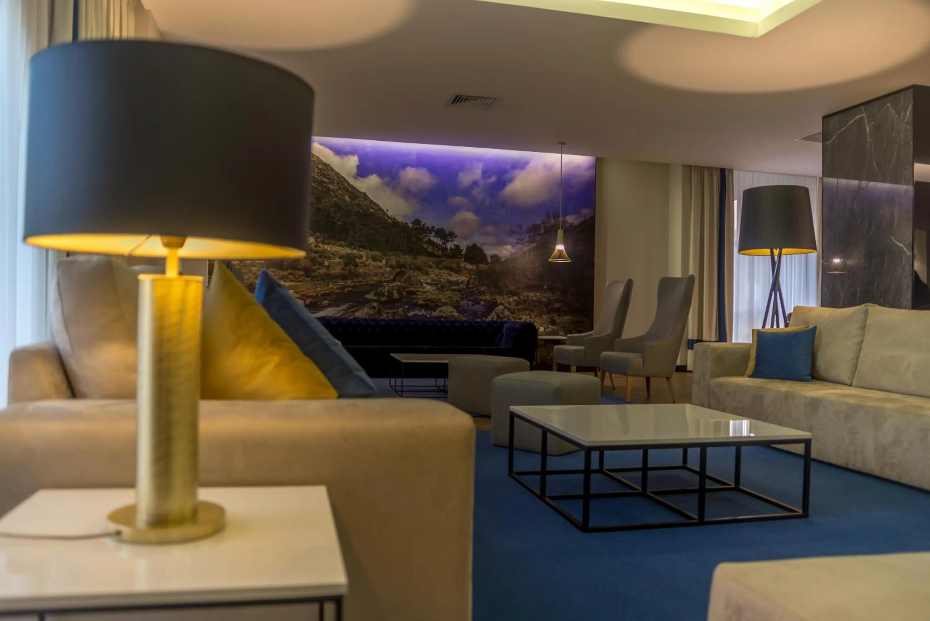 Lounge or bar in Hotel Covilhã Dona Maria Affiliated by Meliá