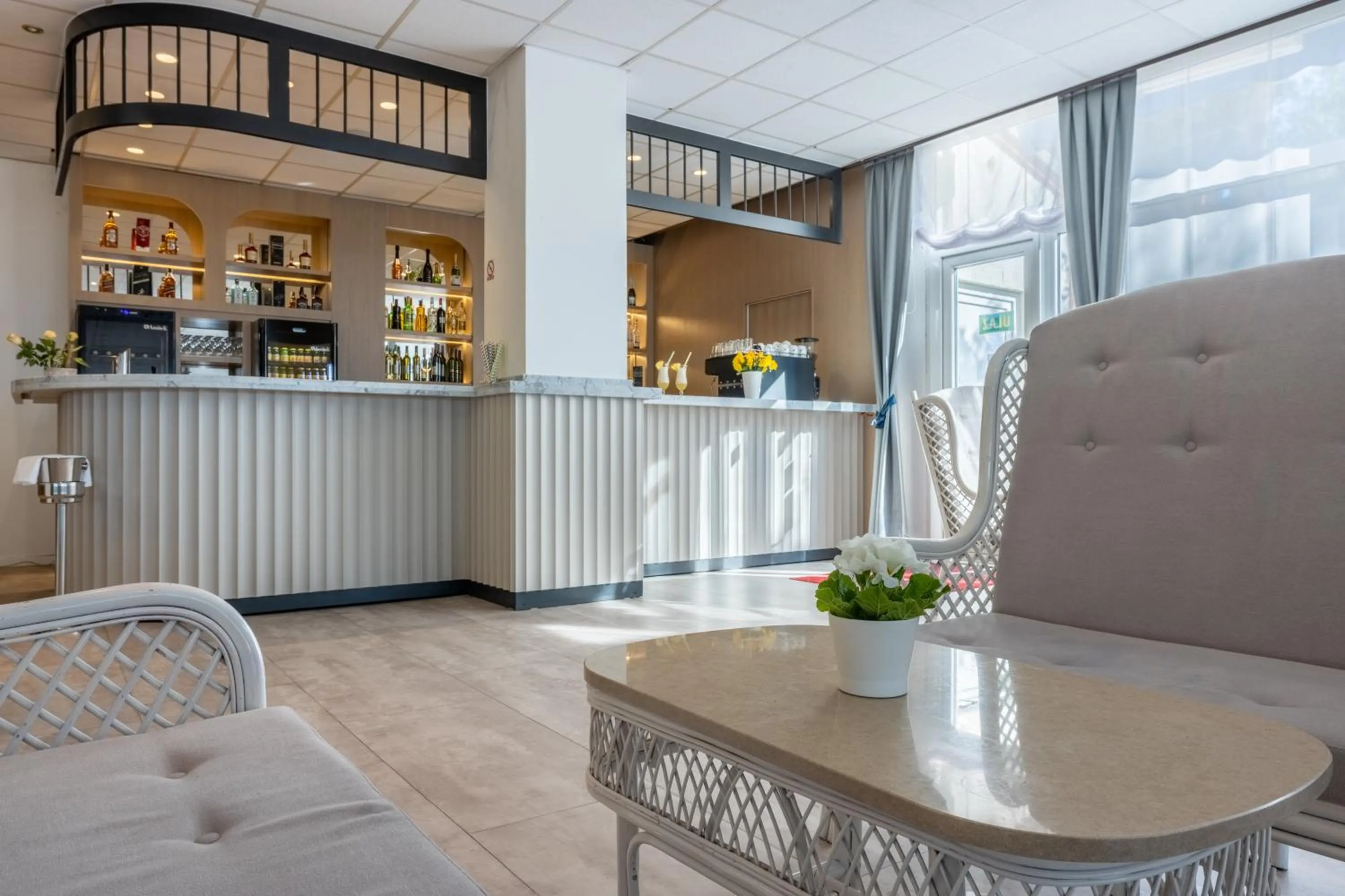 Lounge or bar in Mediteran Maradiso Hotel by Aminess