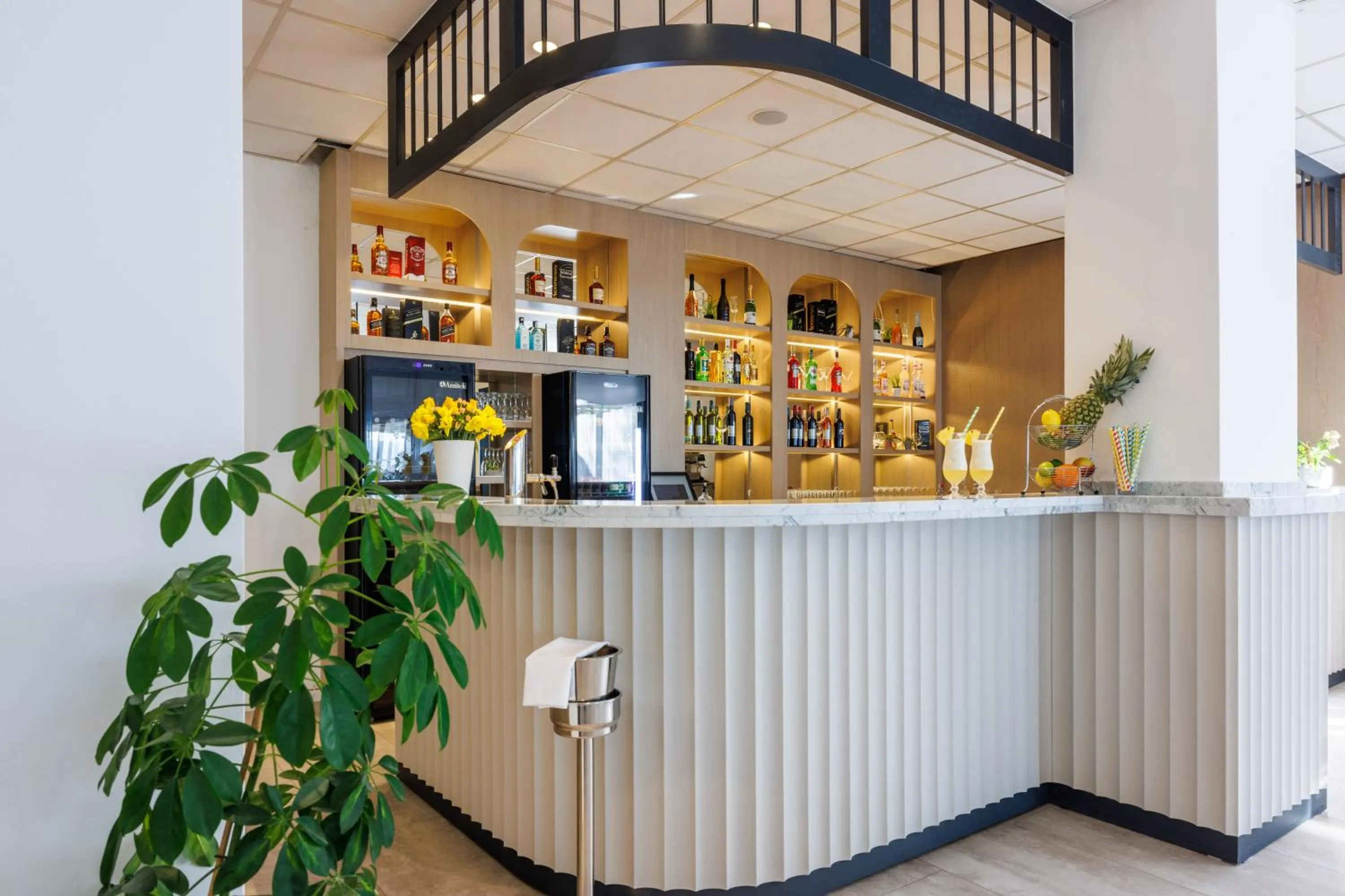 Lounge or bar in Mediteran Maradiso Hotel by Aminess