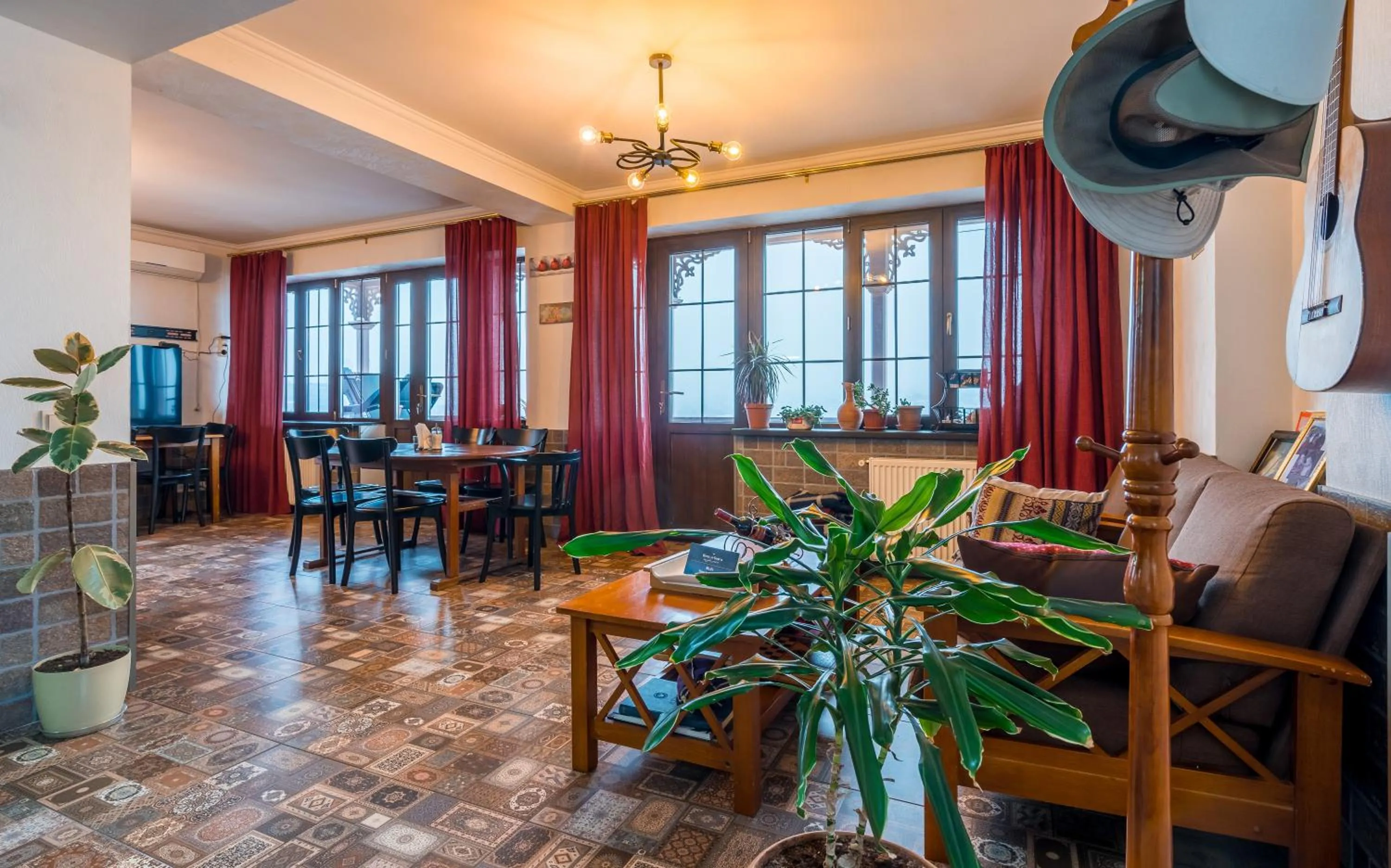 Restaurant/places to eat in Hotel at Gomi 19