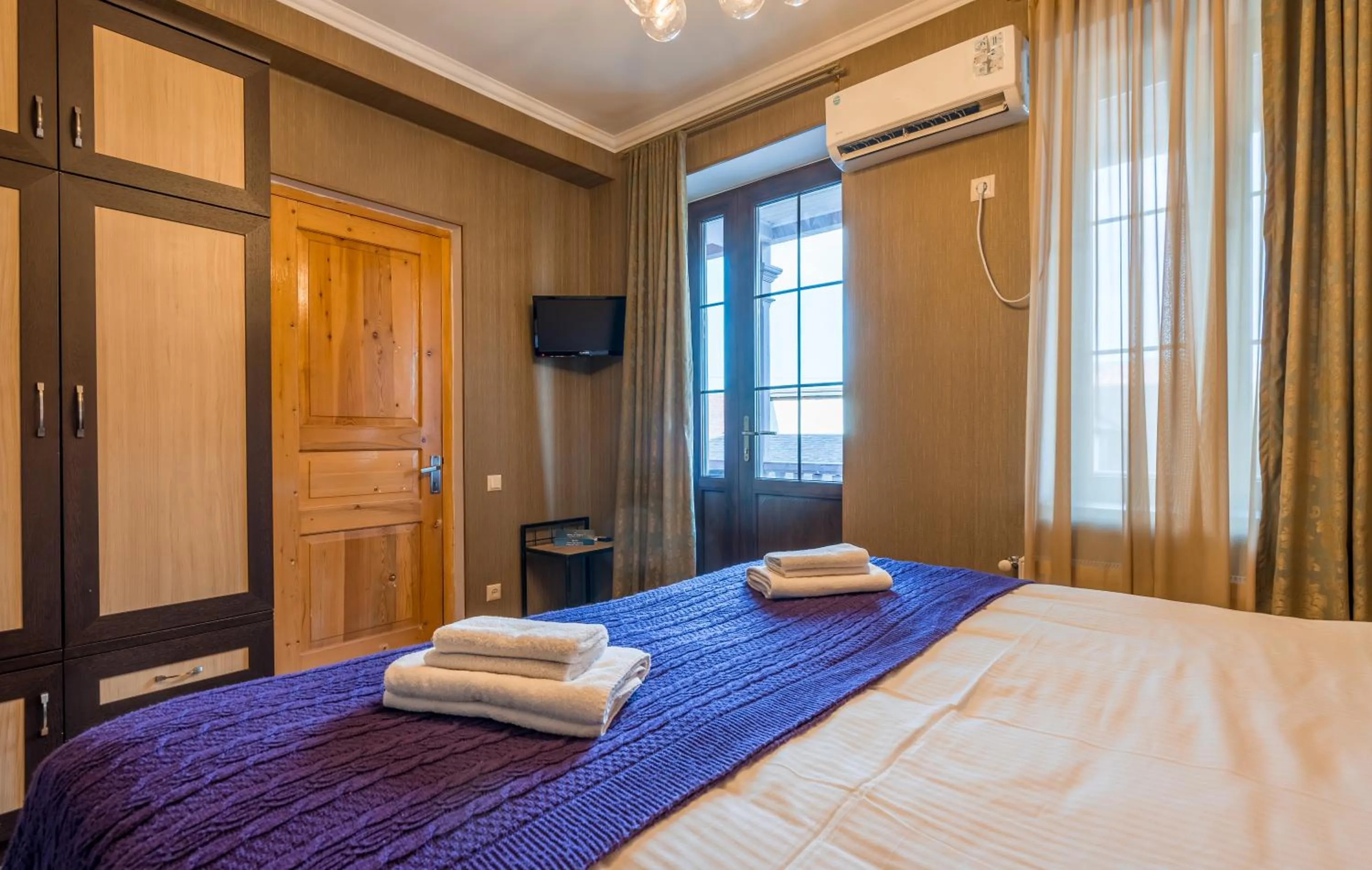 Bed in Hotel at Gomi 19