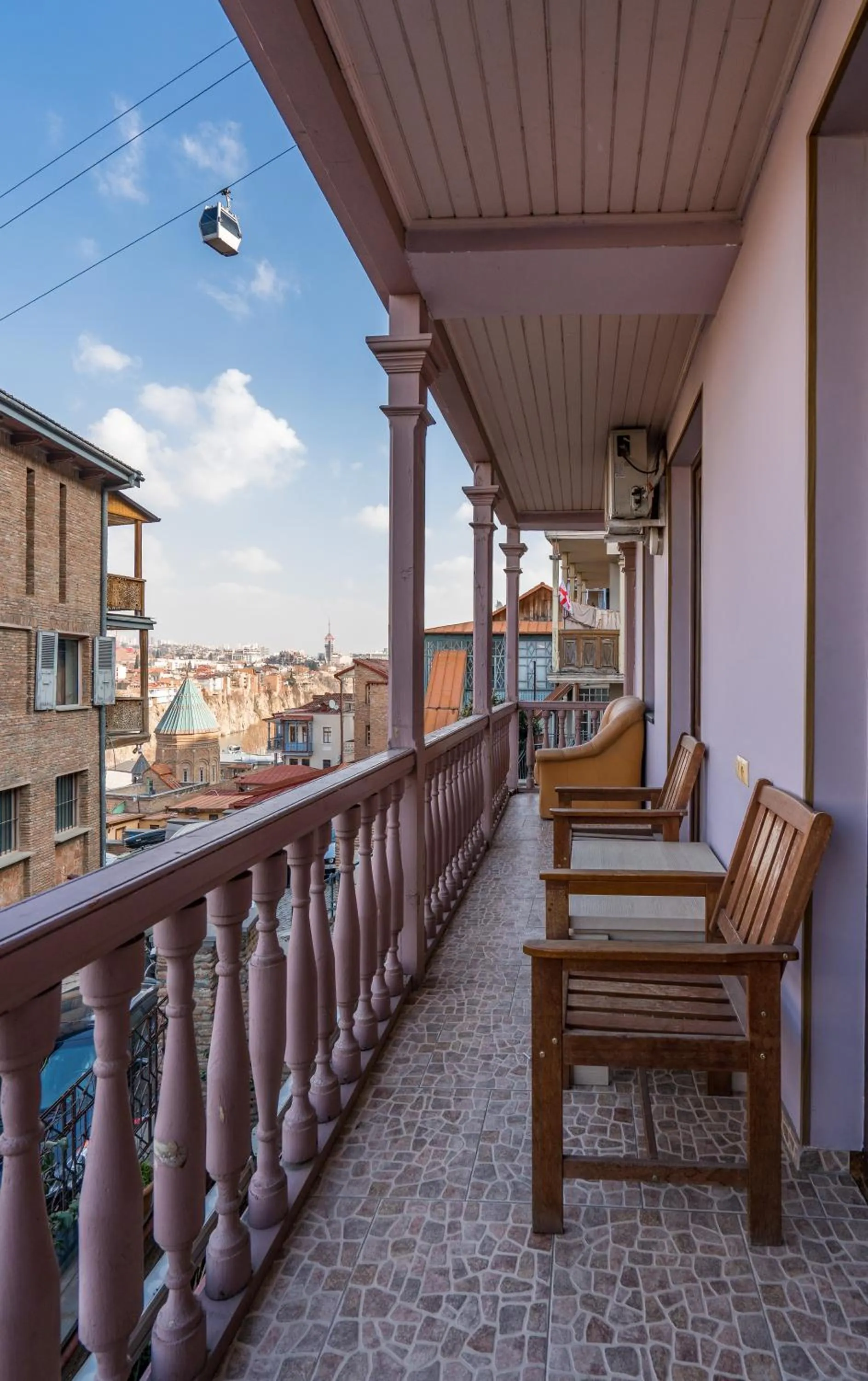 Day in Hotel at Gomi 19