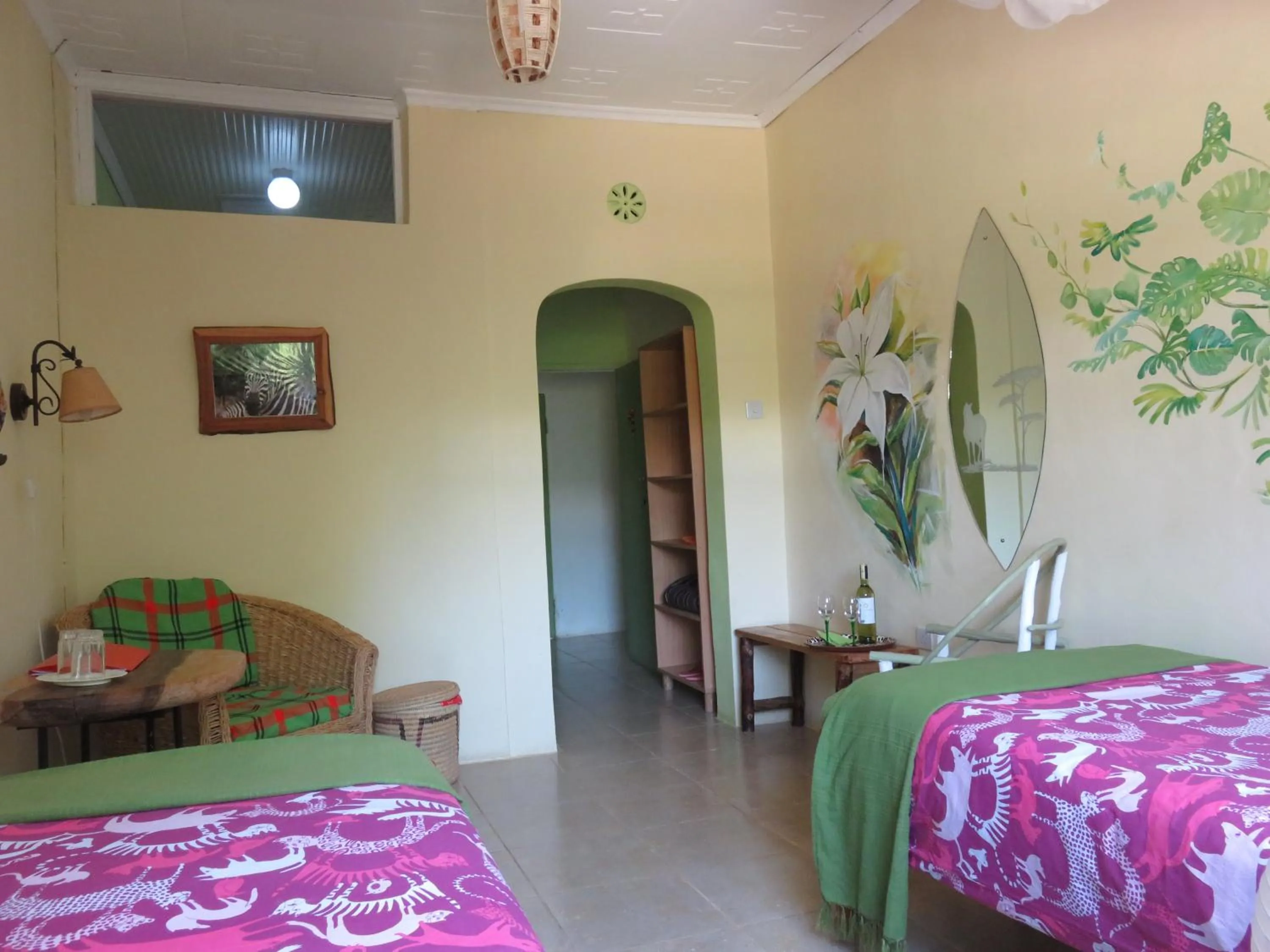 Bed in Aloepark Art Hotel