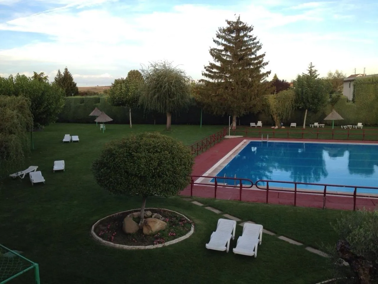 Swimming pool in Hotel Valjunco