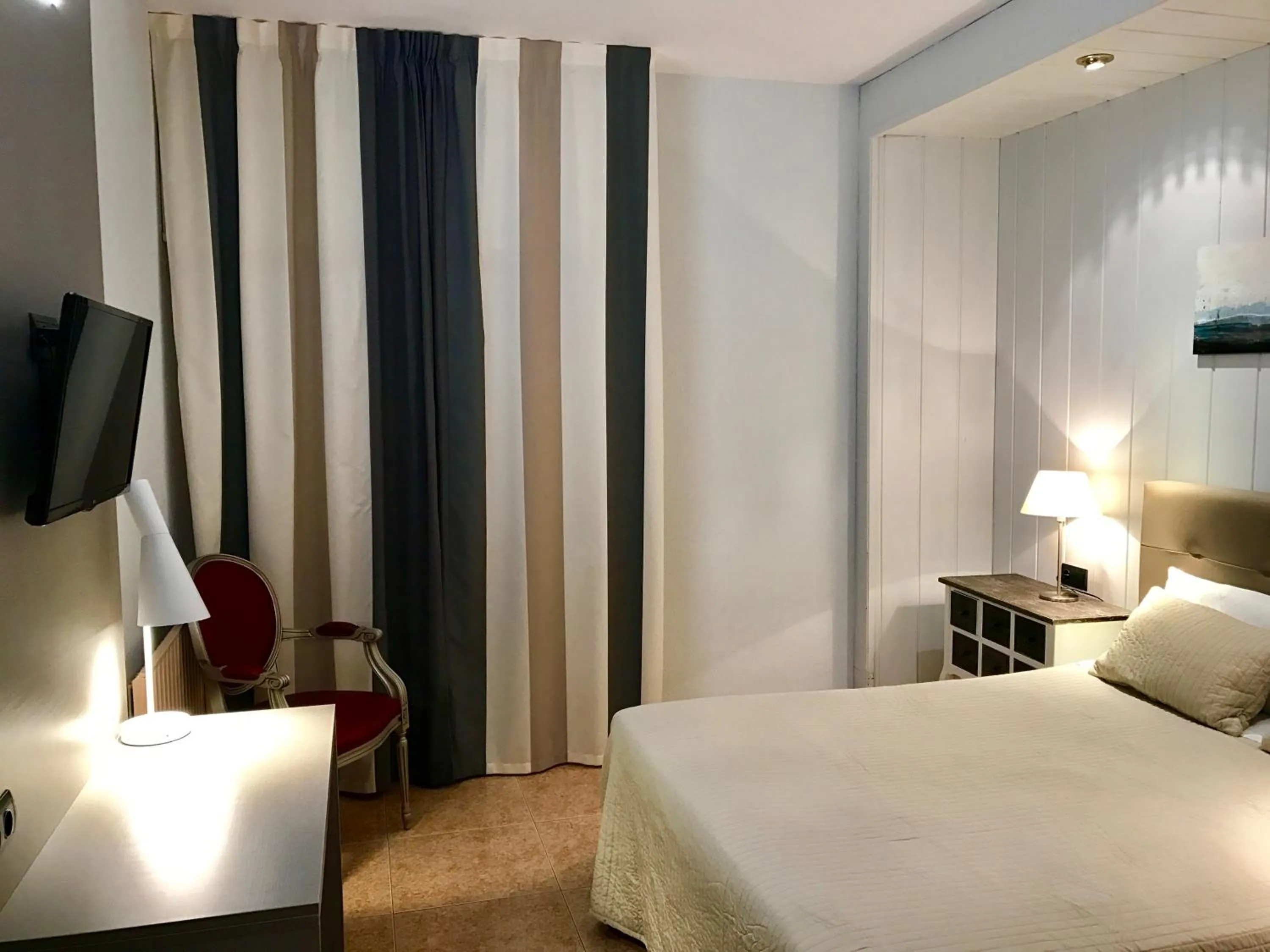 Bedroom in Hotel Valjunco