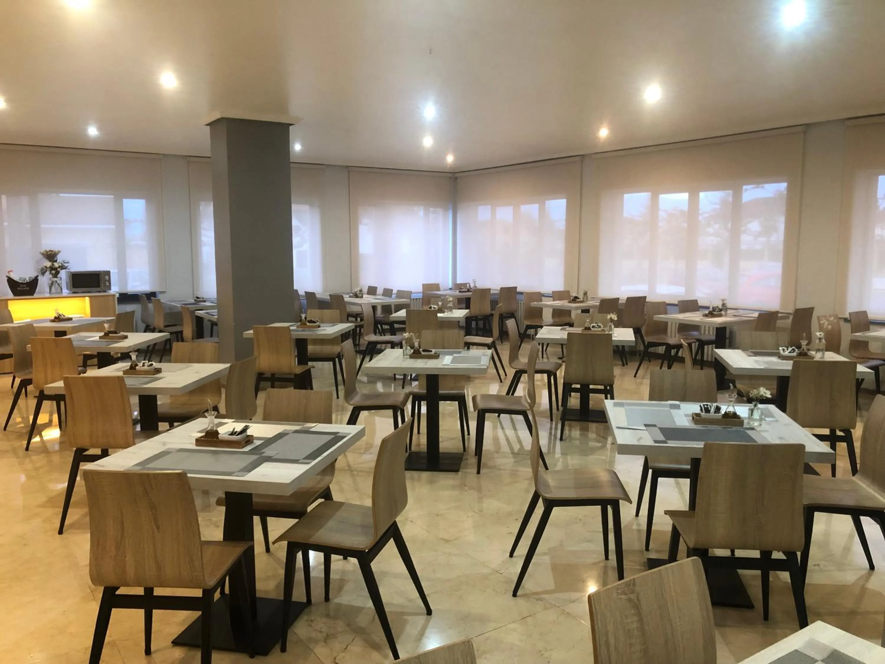 Restaurant/places to eat in Hotel Valjunco