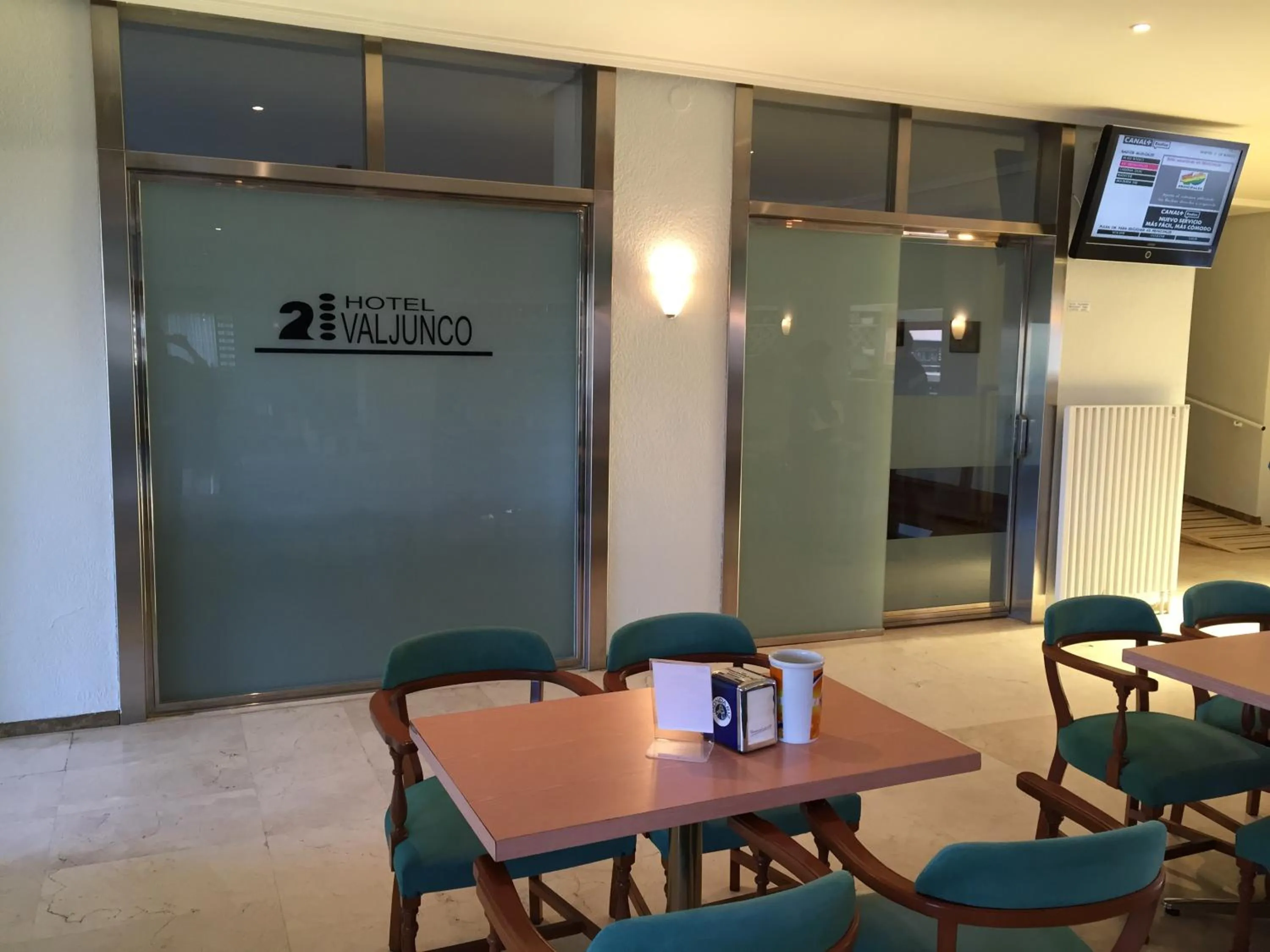 Restaurant/places to eat in Hotel Valjunco