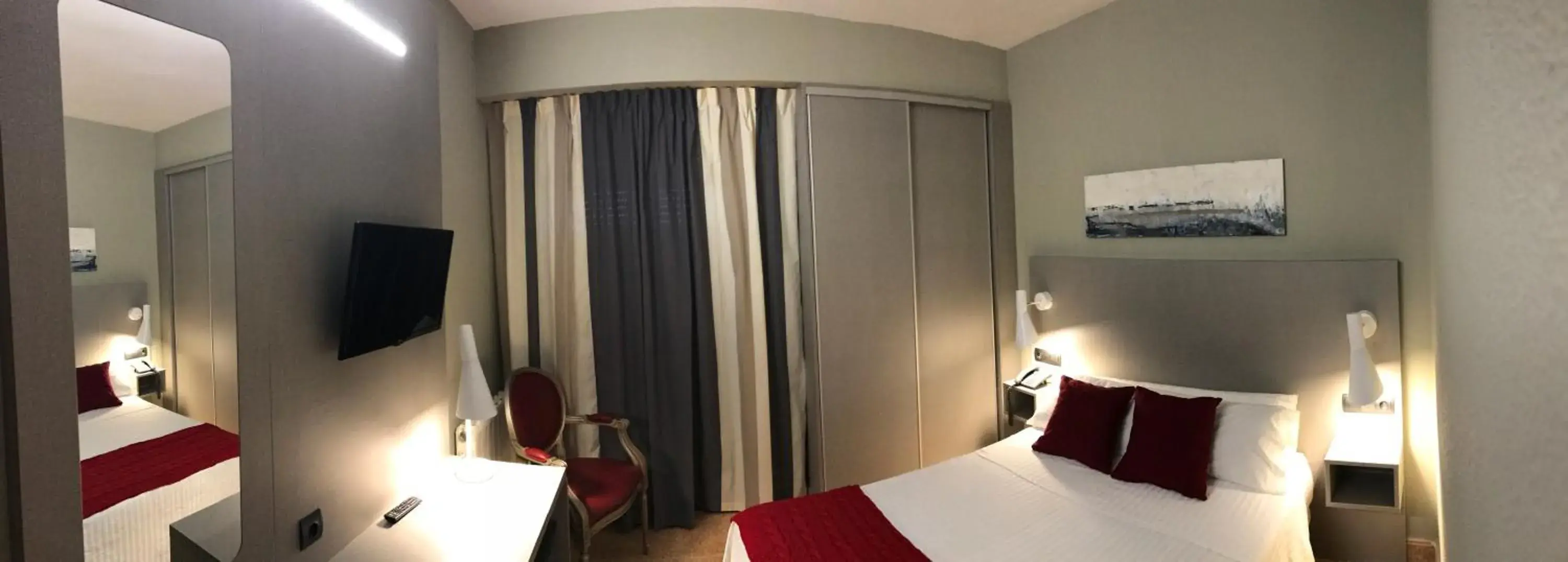 Single Room with Balcony in Hotel Valjunco Single Room with Balcony in Hotel Valjunco