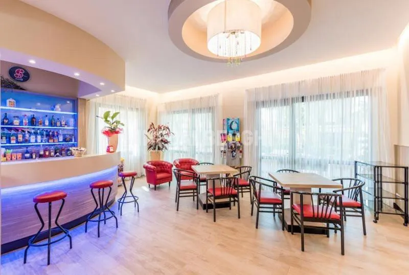 Communal lounge/ TV room in Hotel Amico