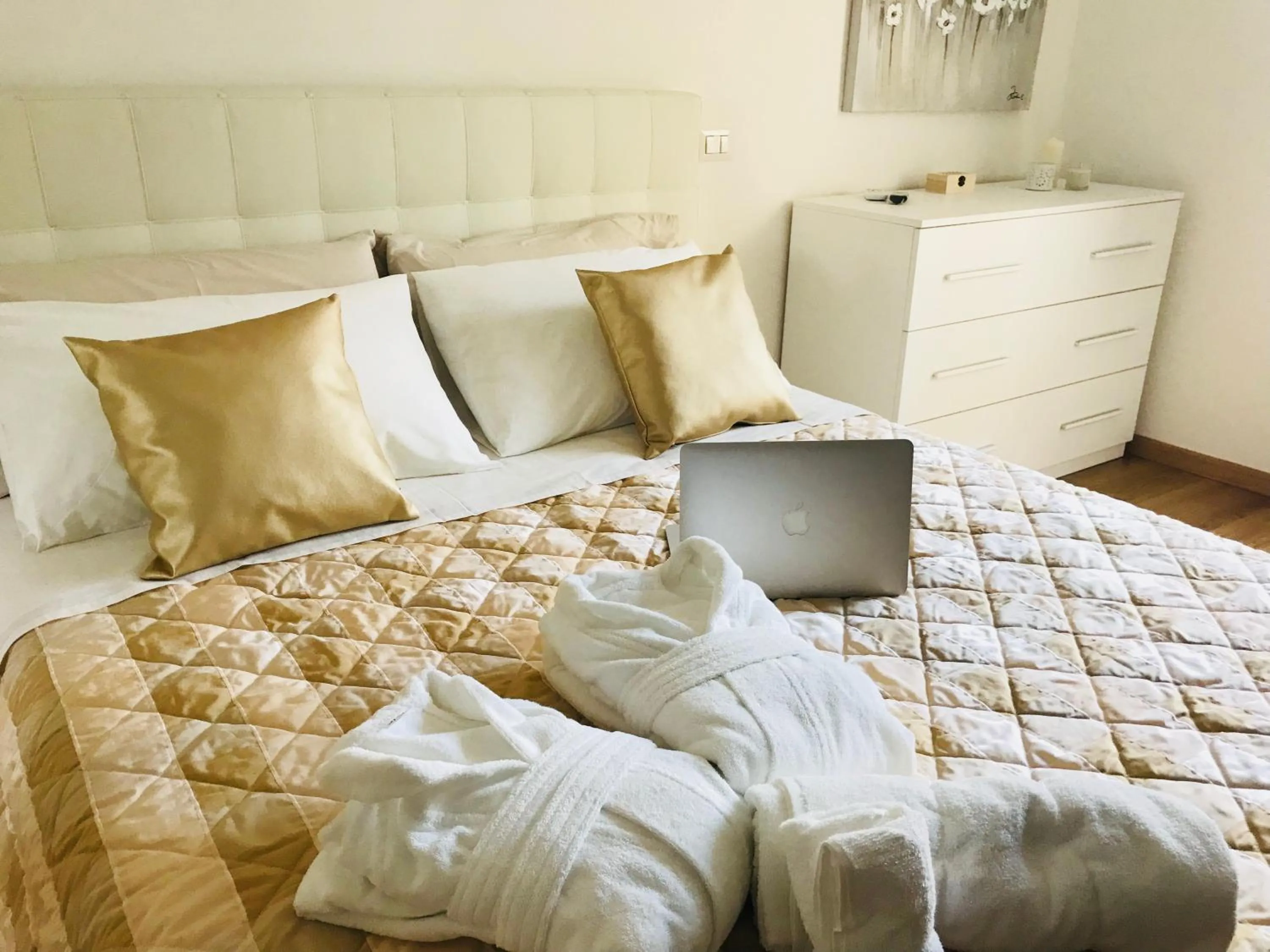 Bed in Suite & Relax