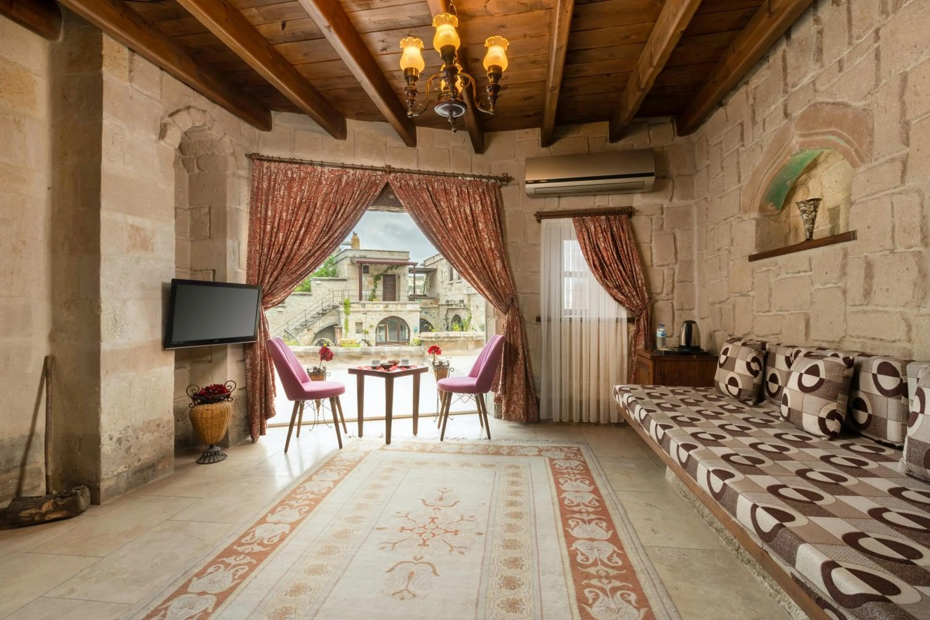 TV and multimedia in Doors Of Cappadocia Special Cave Hotel