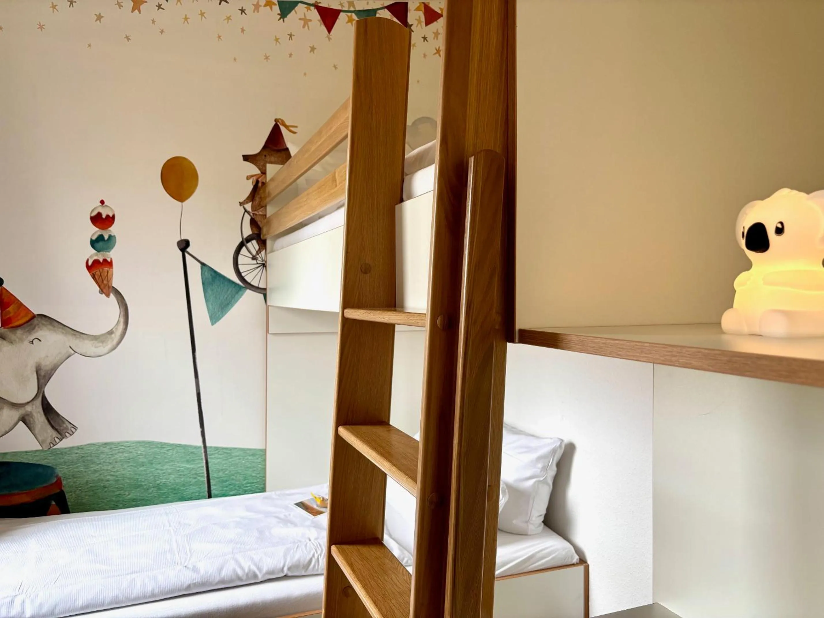 children, Bed in Hotel Bethanien