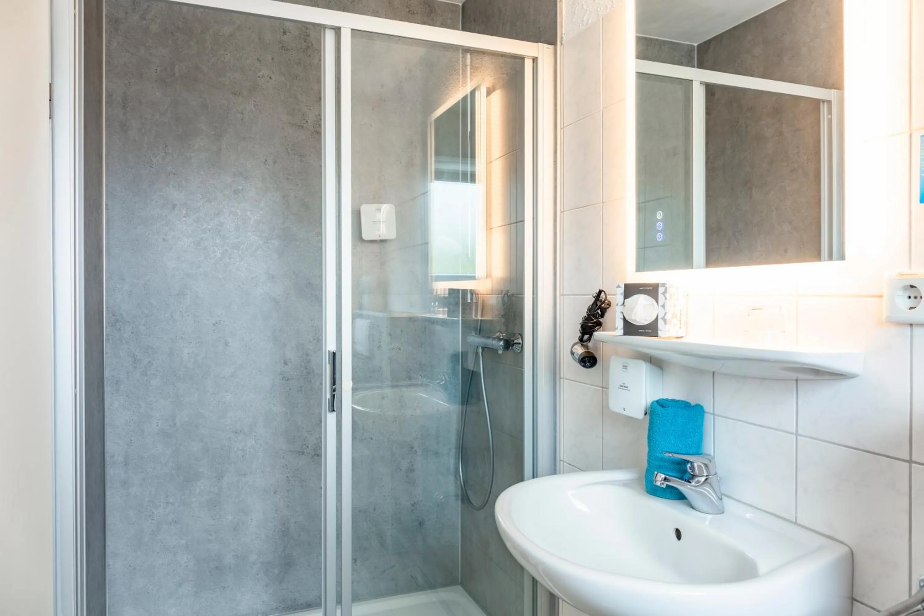 Shower in Hotel Bethanien