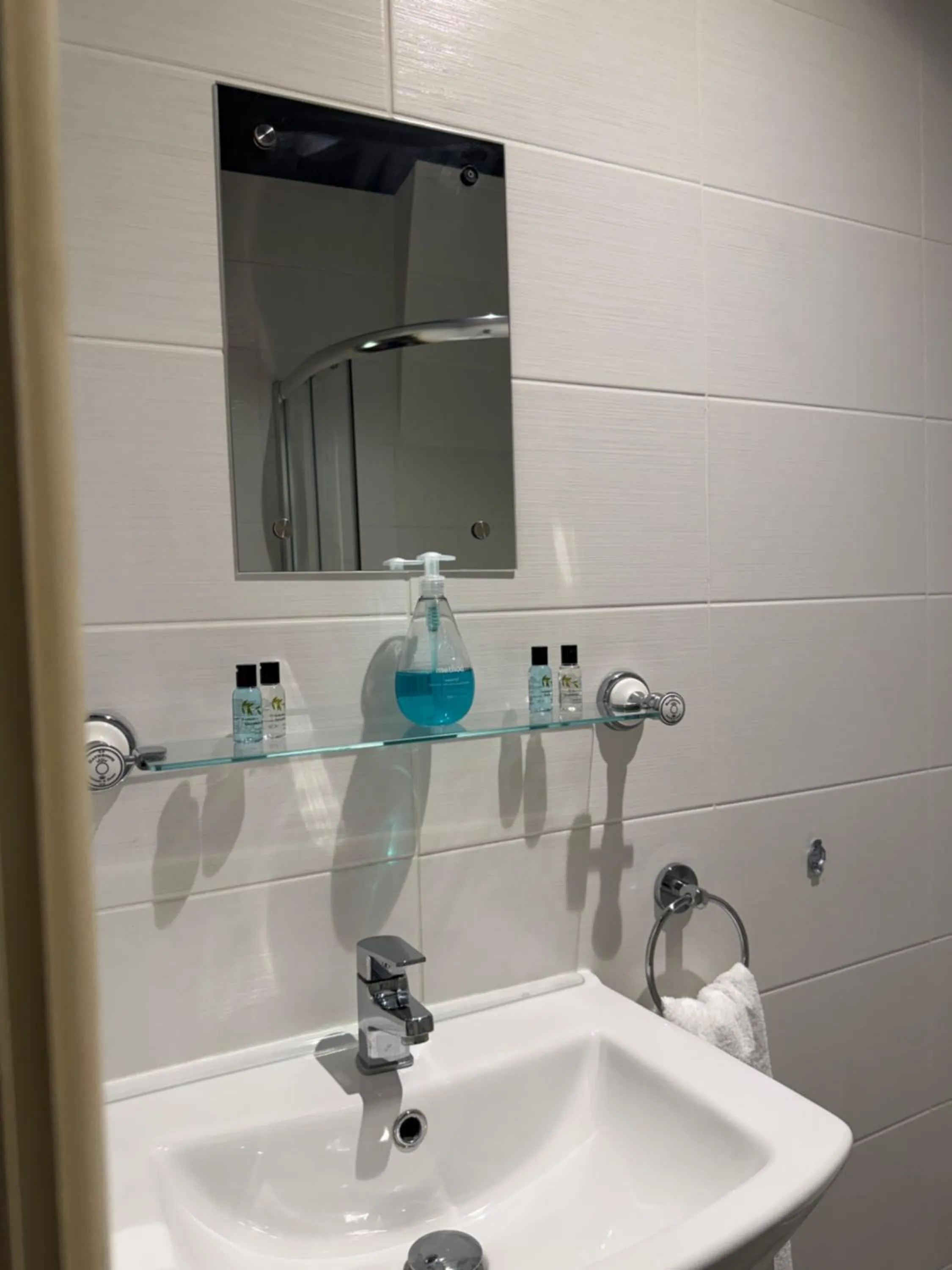 Bathroom in Crown & Anchor Inn