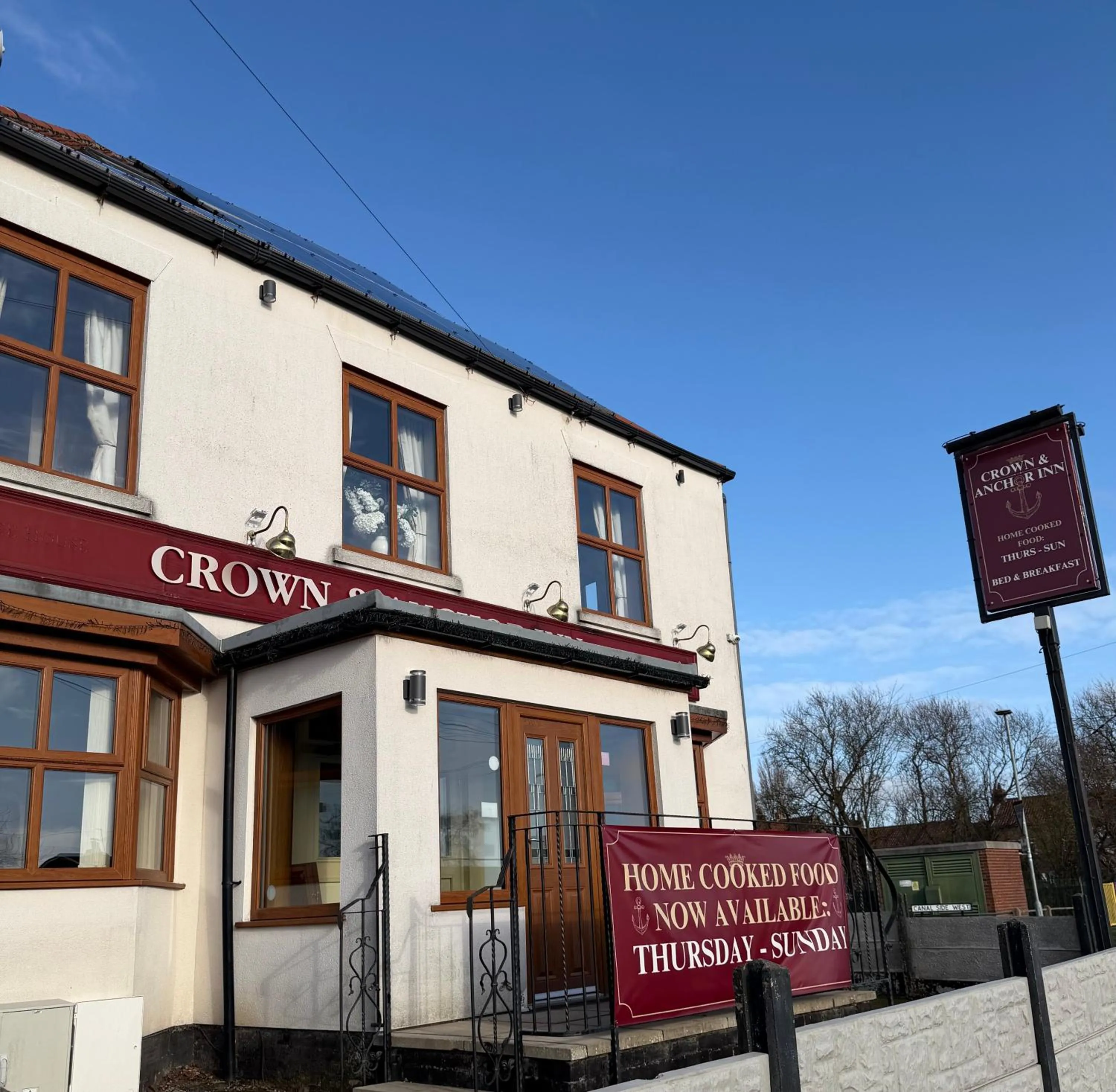 Restaurant/places to eat in Crown & Anchor Inn