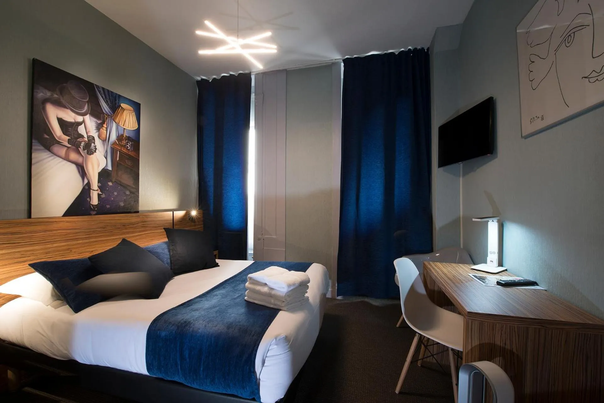 Other, Bed in Hotel de Paris