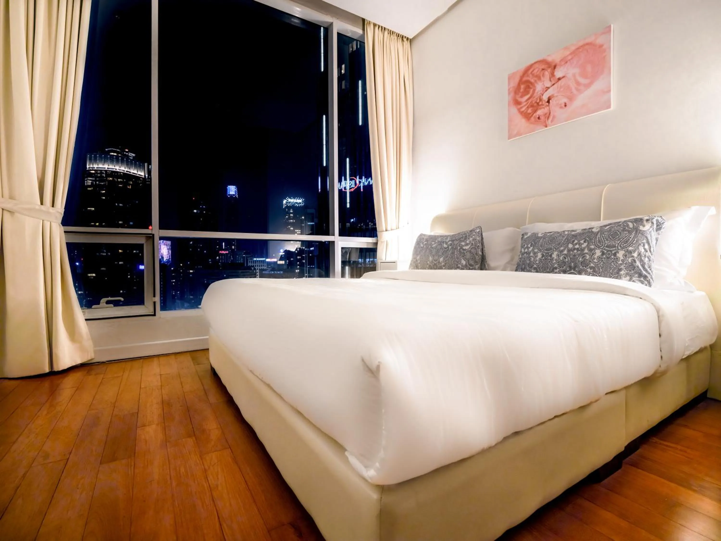 Night, Bed in Soho Suites KLCC by Alucard's Cat