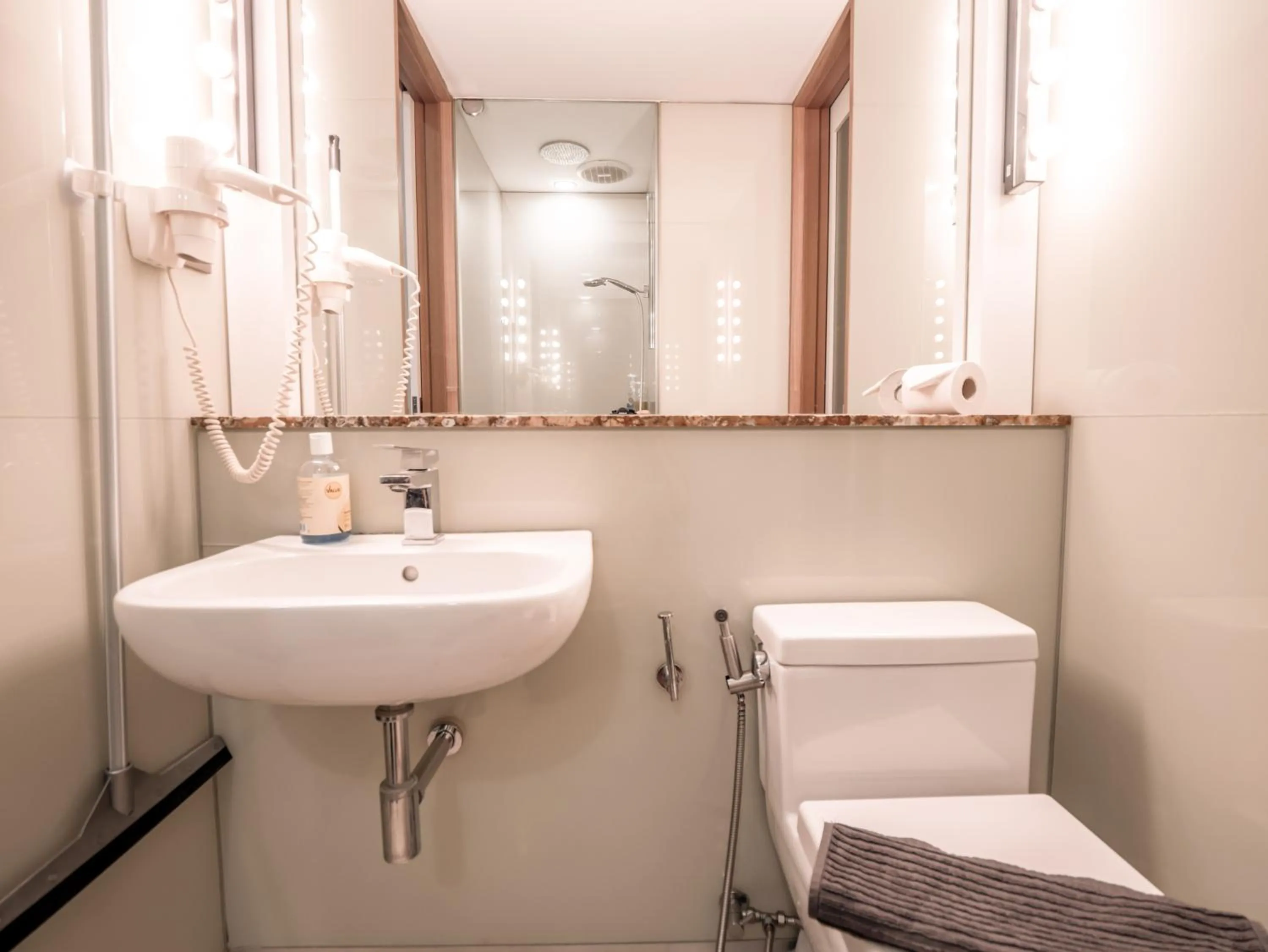 Toilet in Soho Suites KLCC by Alucard's Cat