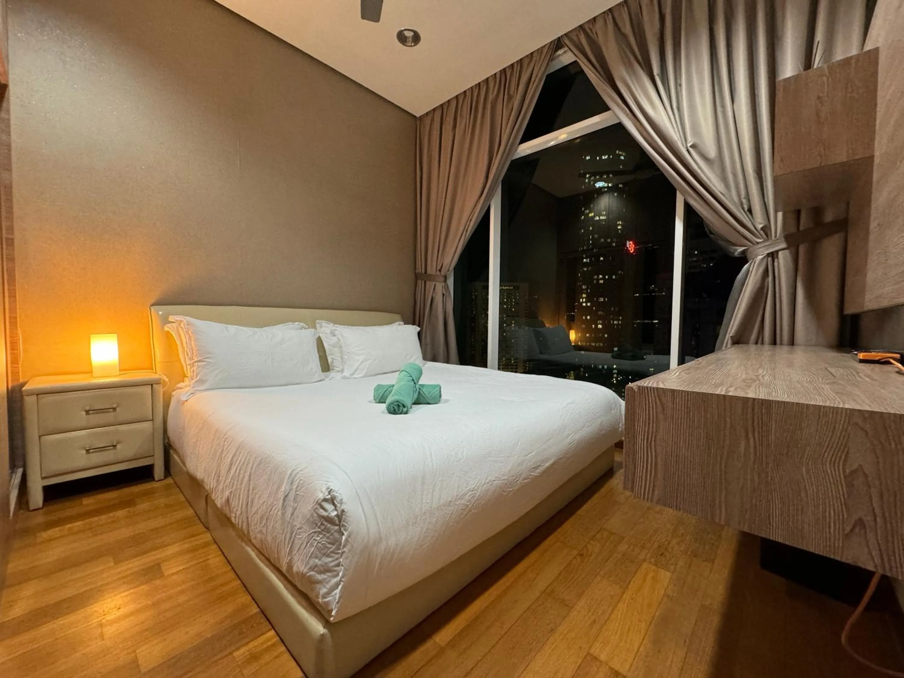 Bed in Soho Suites KLCC by Alucard's Cat